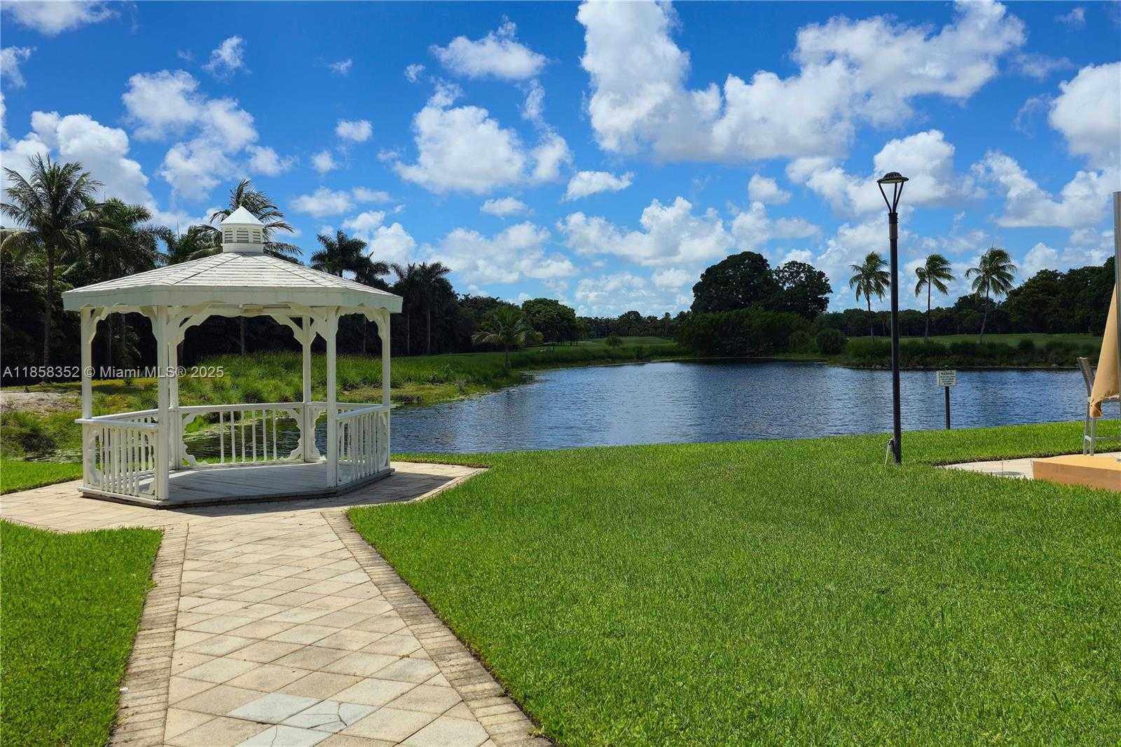 Small Image of 4678 NORTH WEST 103RD CT, Doral Number 25