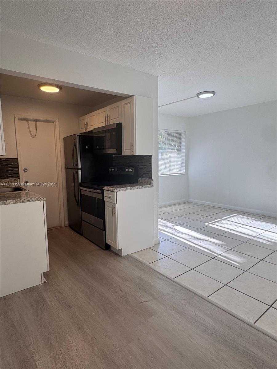 Small Image of 2331 ADAMS ST #7, Hollywood Number 5