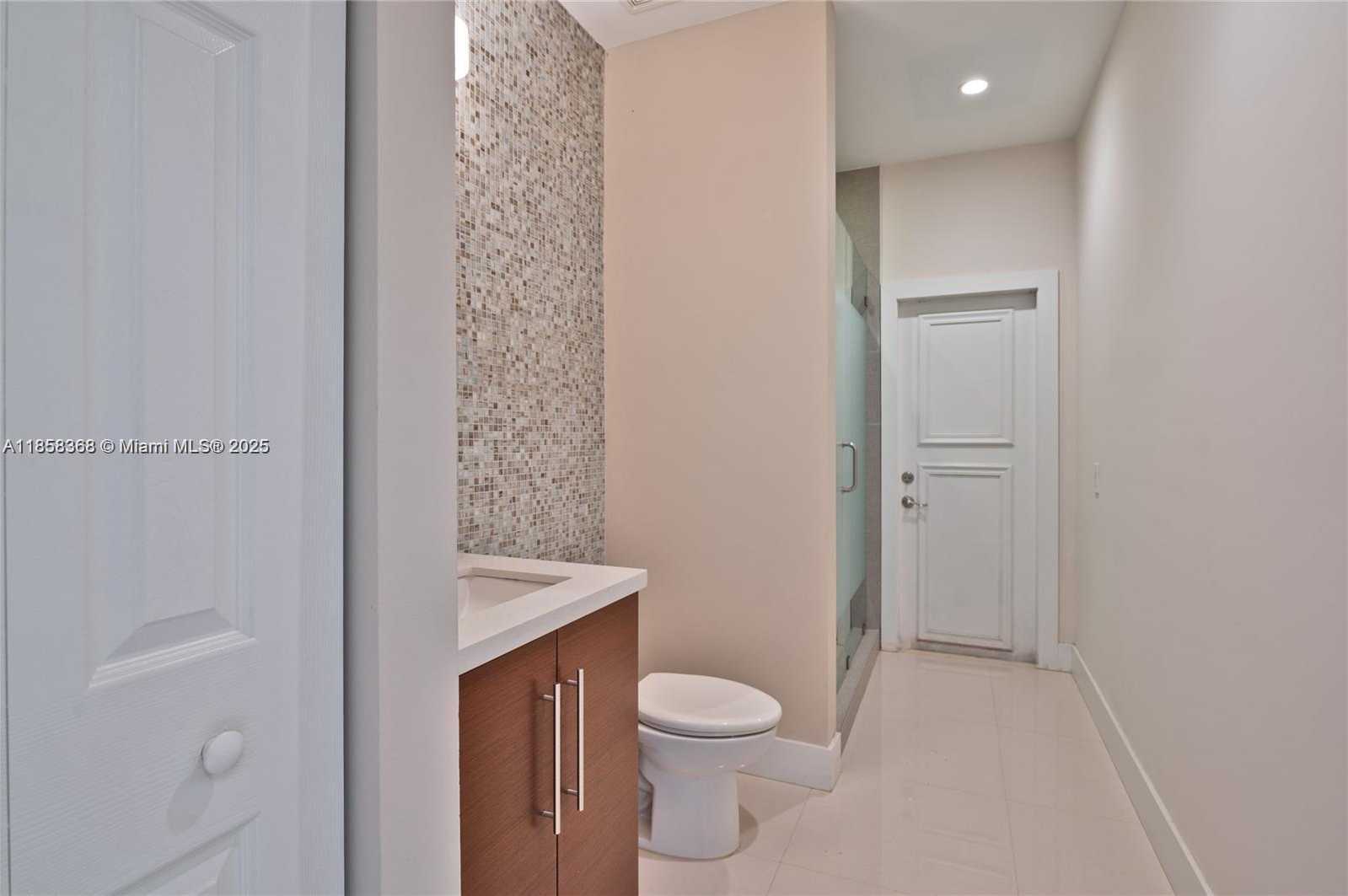 Small Image of 6317 NORTH WEST 113TH #6317, Doral Number 20