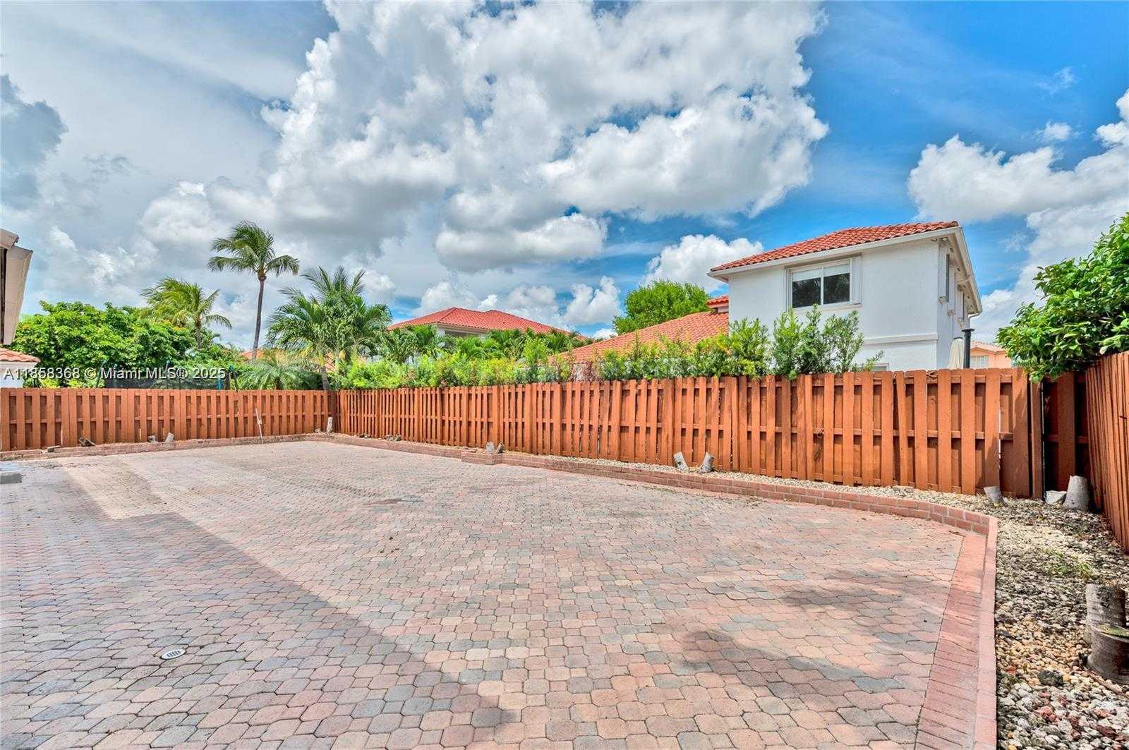 Small Image of 6317 NORTH WEST 113TH #6317, Doral Number 26