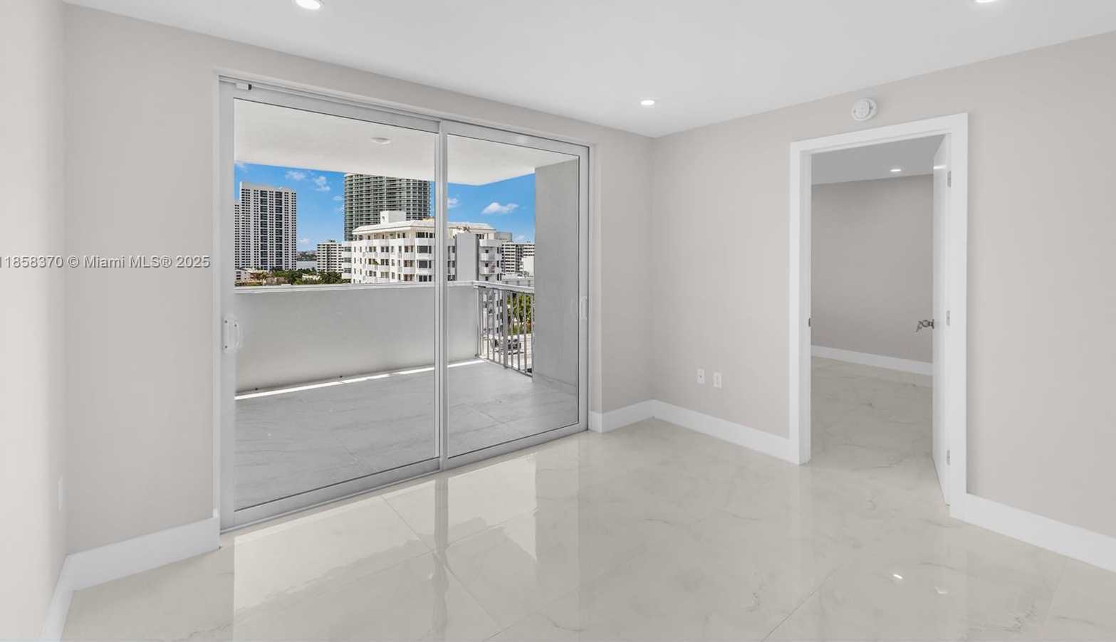 Small Image of 1331 LINCOLN RD #1302, Miami Beach Number 10