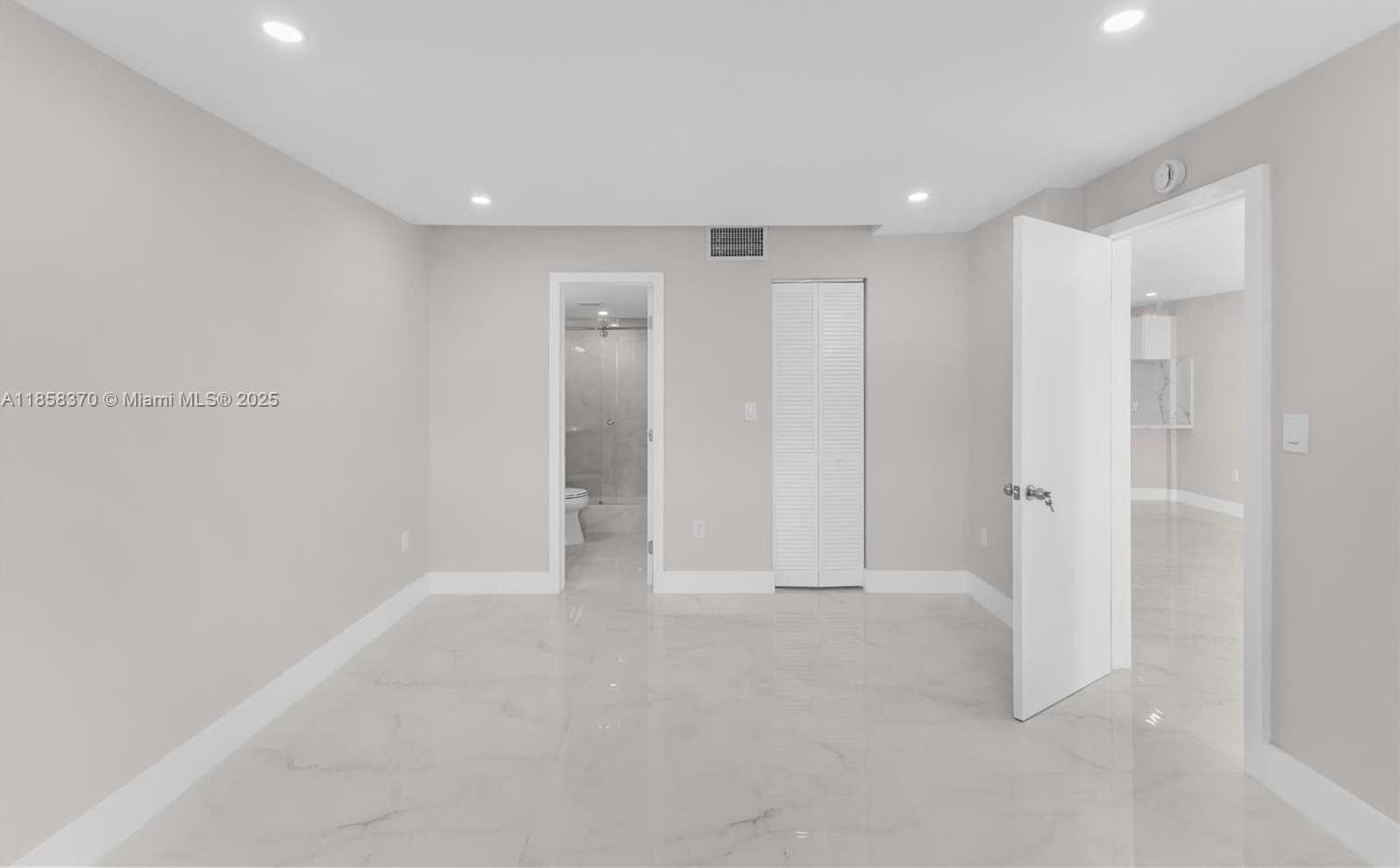 Small Image of 1331 LINCOLN RD #1302, Miami Beach Number 14