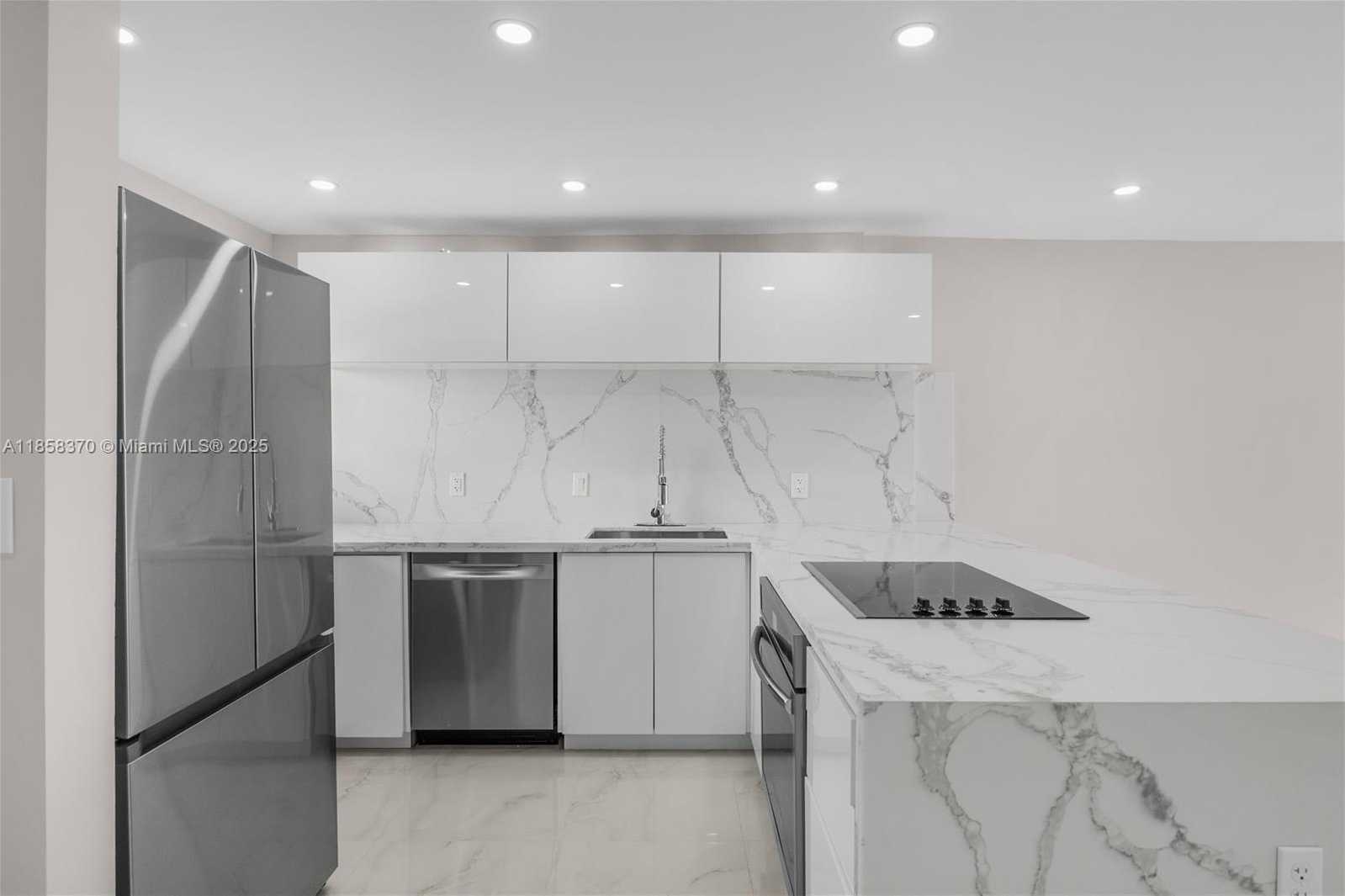 Small Image of 1331 LINCOLN RD #1302, Miami Beach Number 4