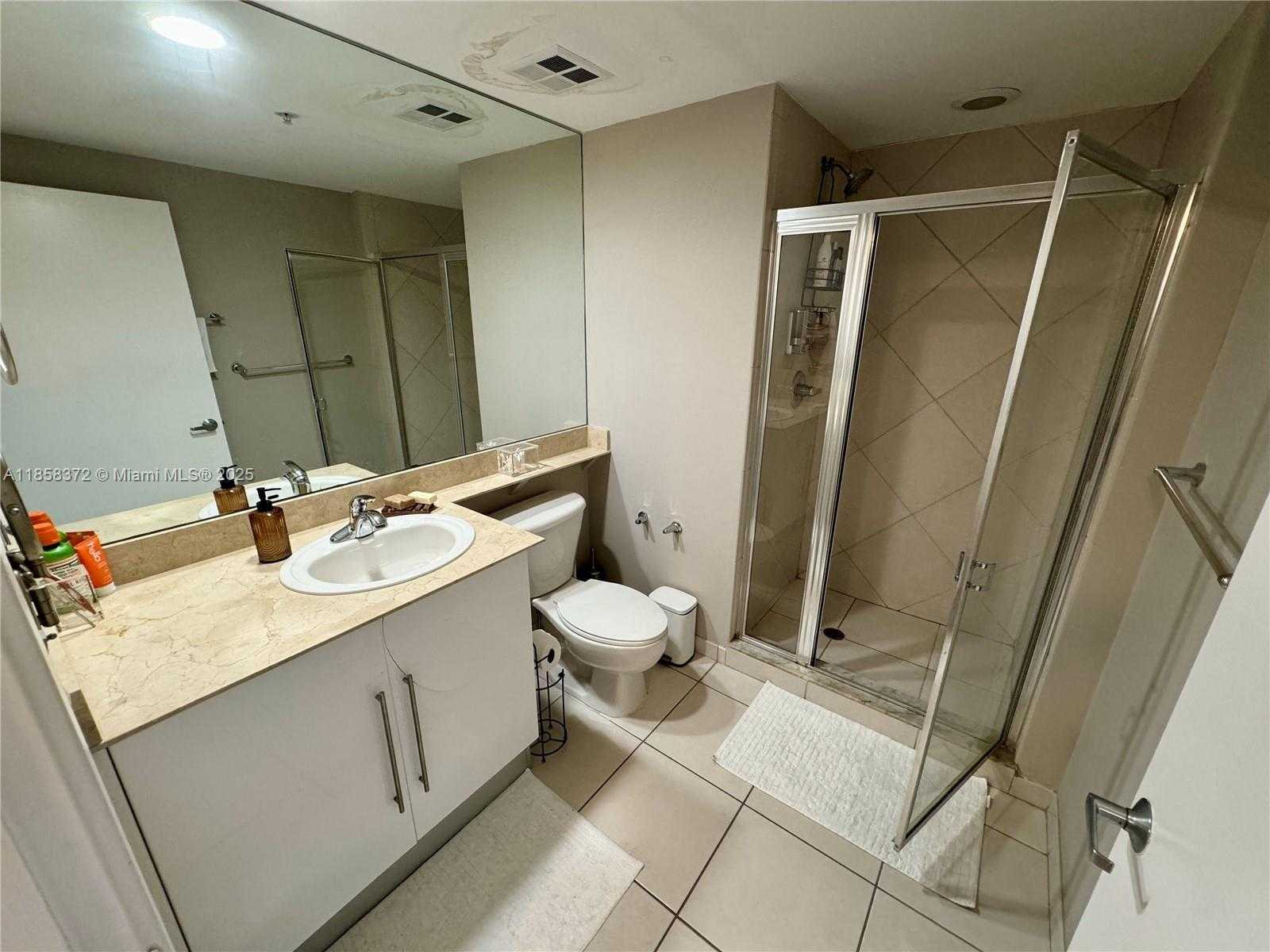 Small Image of 335 Biscayne Blvd, Miami, FL 33132, USA Number 13