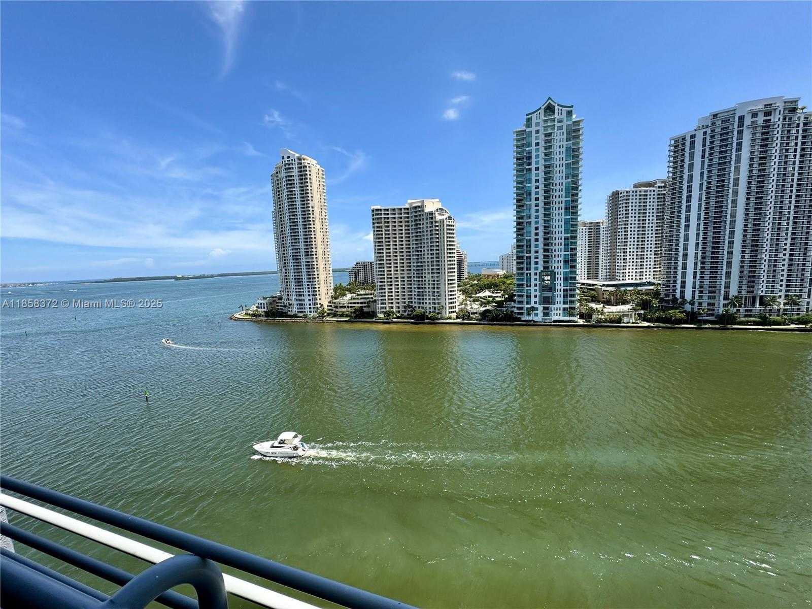 Small Image of 335 Biscayne Blvd, Miami, FL 33132, USA Number 15