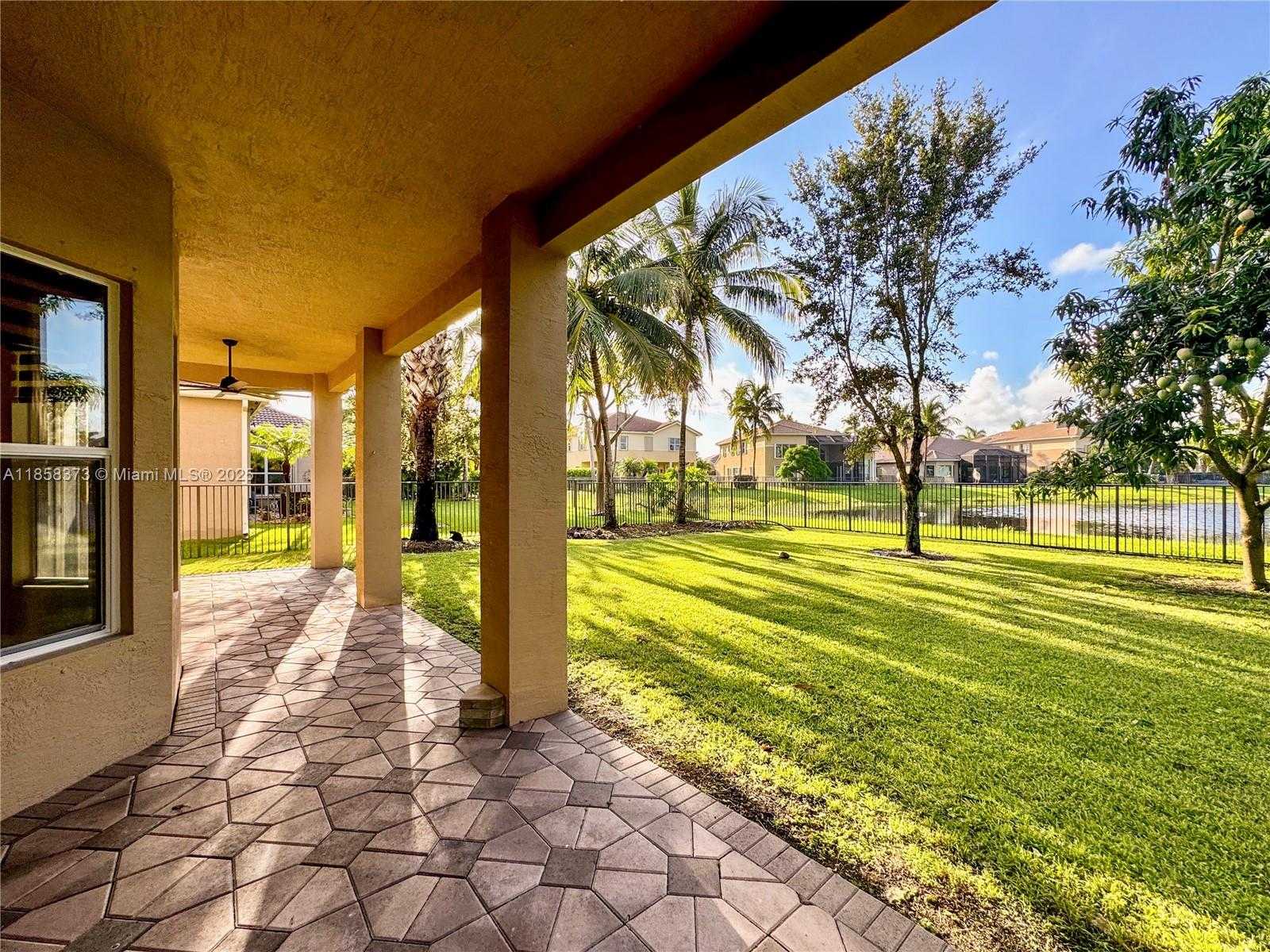 Small Image of 11894 FOX HILL CIR, Boynton Beach Number 22