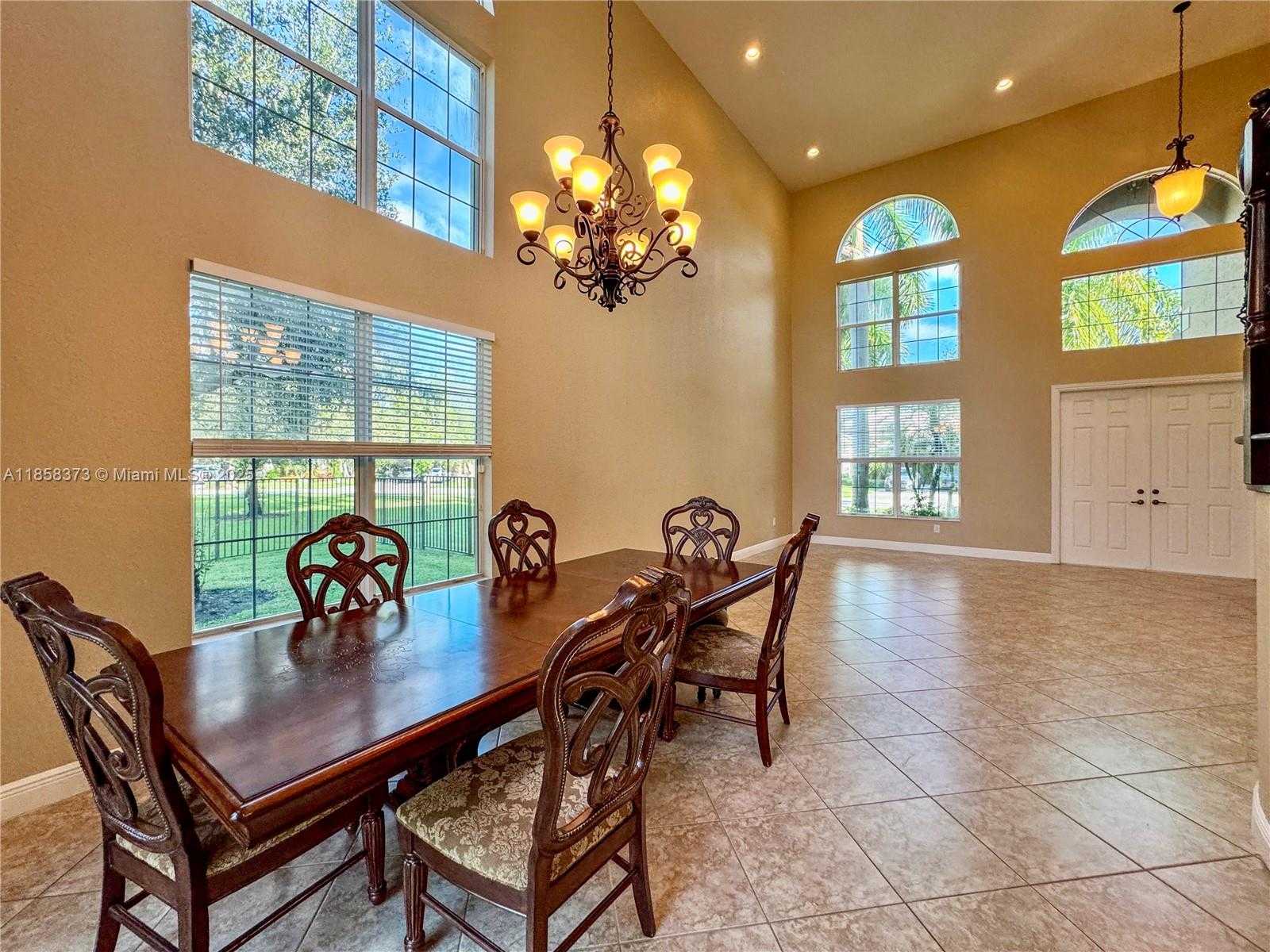 Small Image of 11894 FOX HILL CIR, Boynton Beach Number 3
