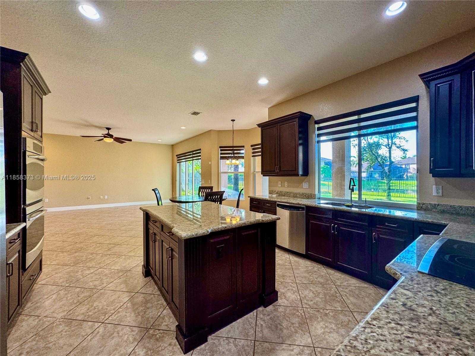 Small Image of 11894 FOX HILL CIR, Boynton Beach Number 6