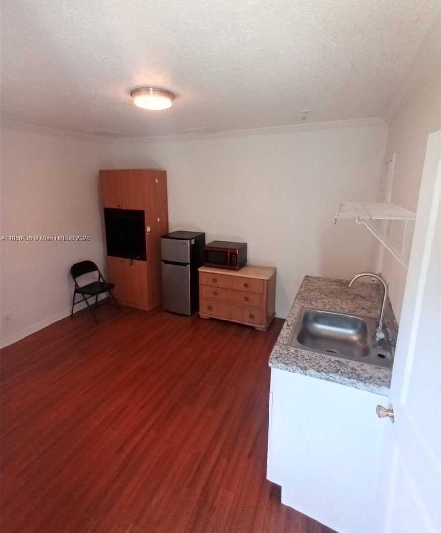 Small Image of 919 NORTH 19TH AVE #b, Hollywood Number 4