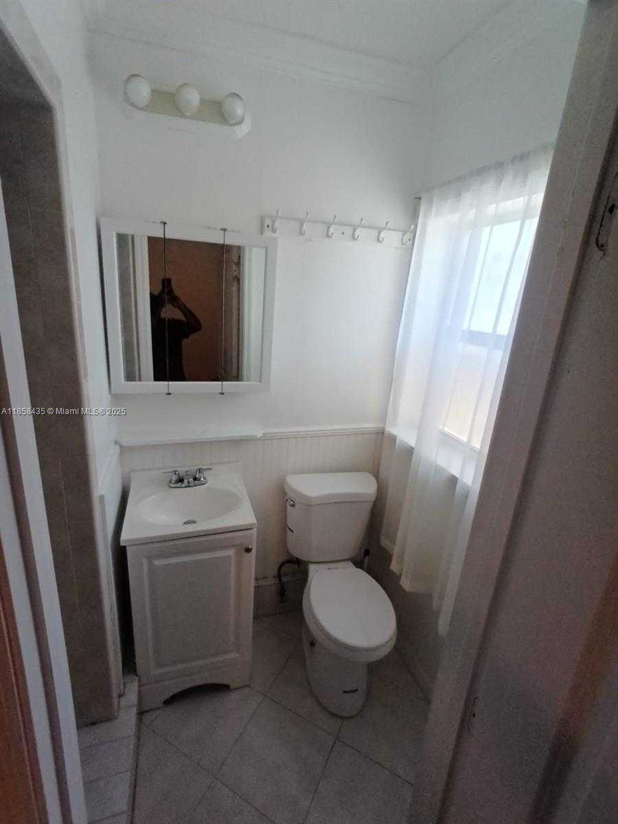 Small Image of 919 NORTH 19TH AVE #b, Hollywood Number 6