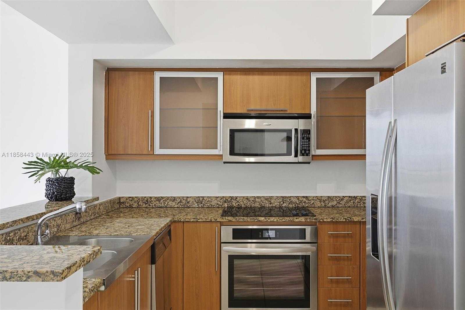 Small Image of 888 SOUTH DOUGLAS RD #PH13, Coral Gables Number 12