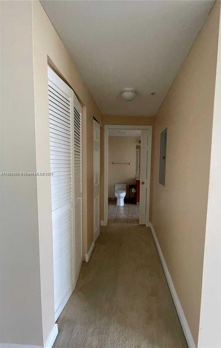 Small Image of 888 SOUTH DOUGLAS RD #PH13, Coral Gables Number 3