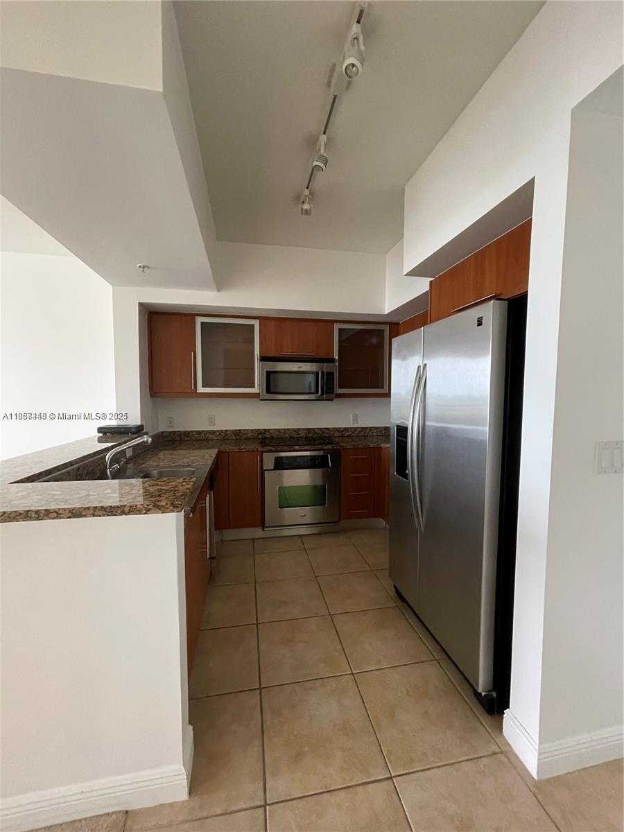 Small Image of 888 SOUTH DOUGLAS RD #PH13, Coral Gables Number 7