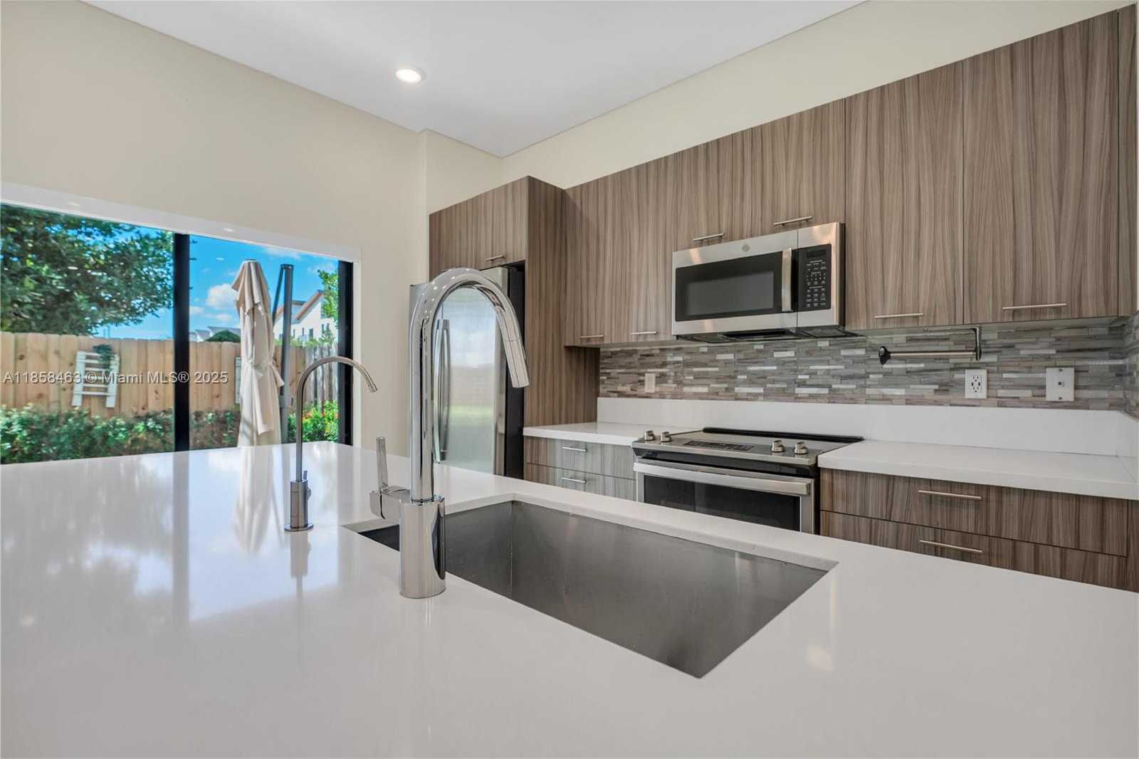 Small Image of 8151 NORTH WEST 104TH AVE #7, Doral Number 14