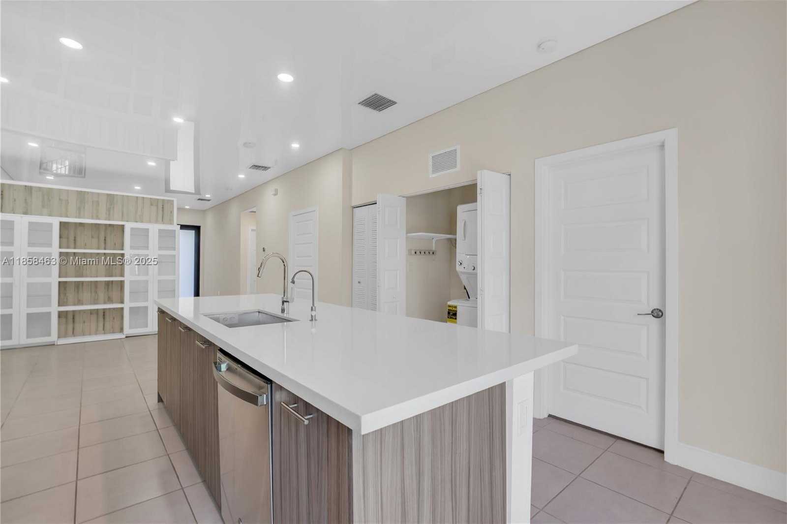 Small Image of 8151 NORTH WEST 104TH AVE #7, Doral Number 16
