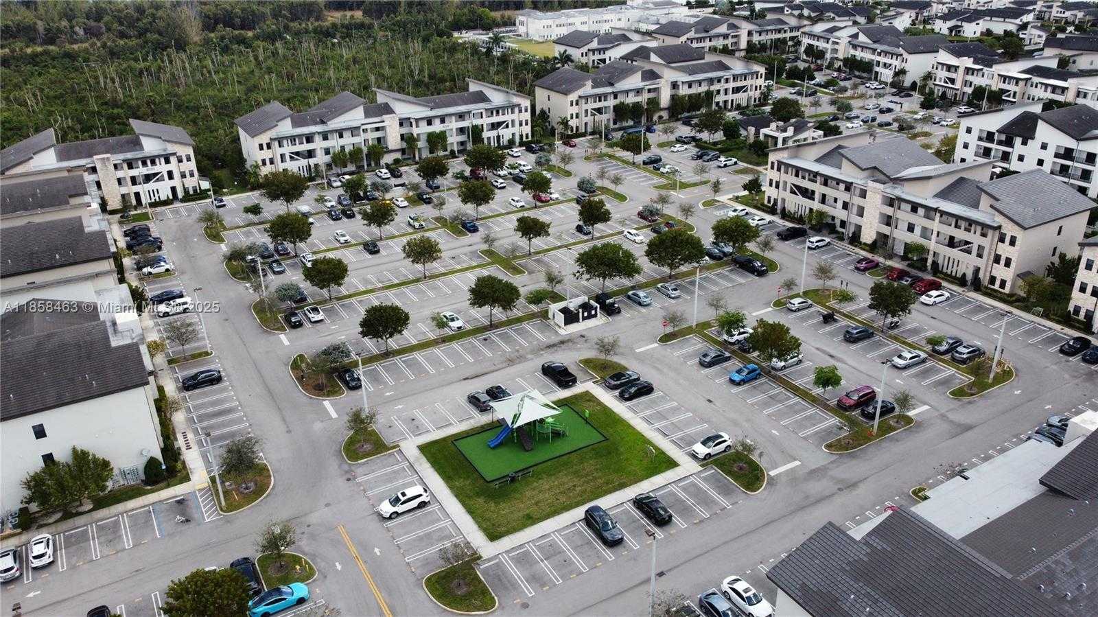 Small Image of 8151 NORTH WEST 104TH AVE #7, Doral Number 35
