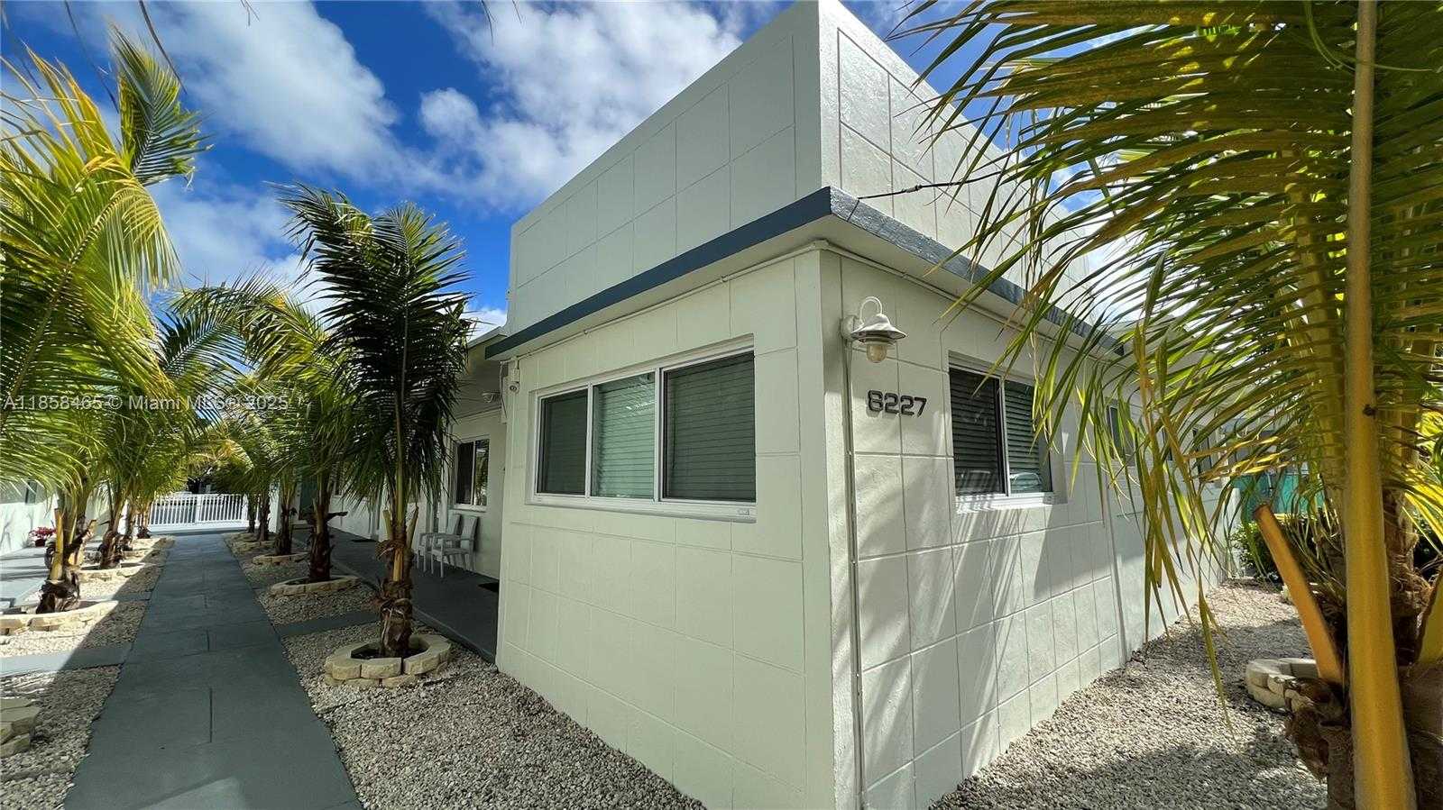 Small Image of 8227 CRESPI BLVD #3, Miami Beach Number 25