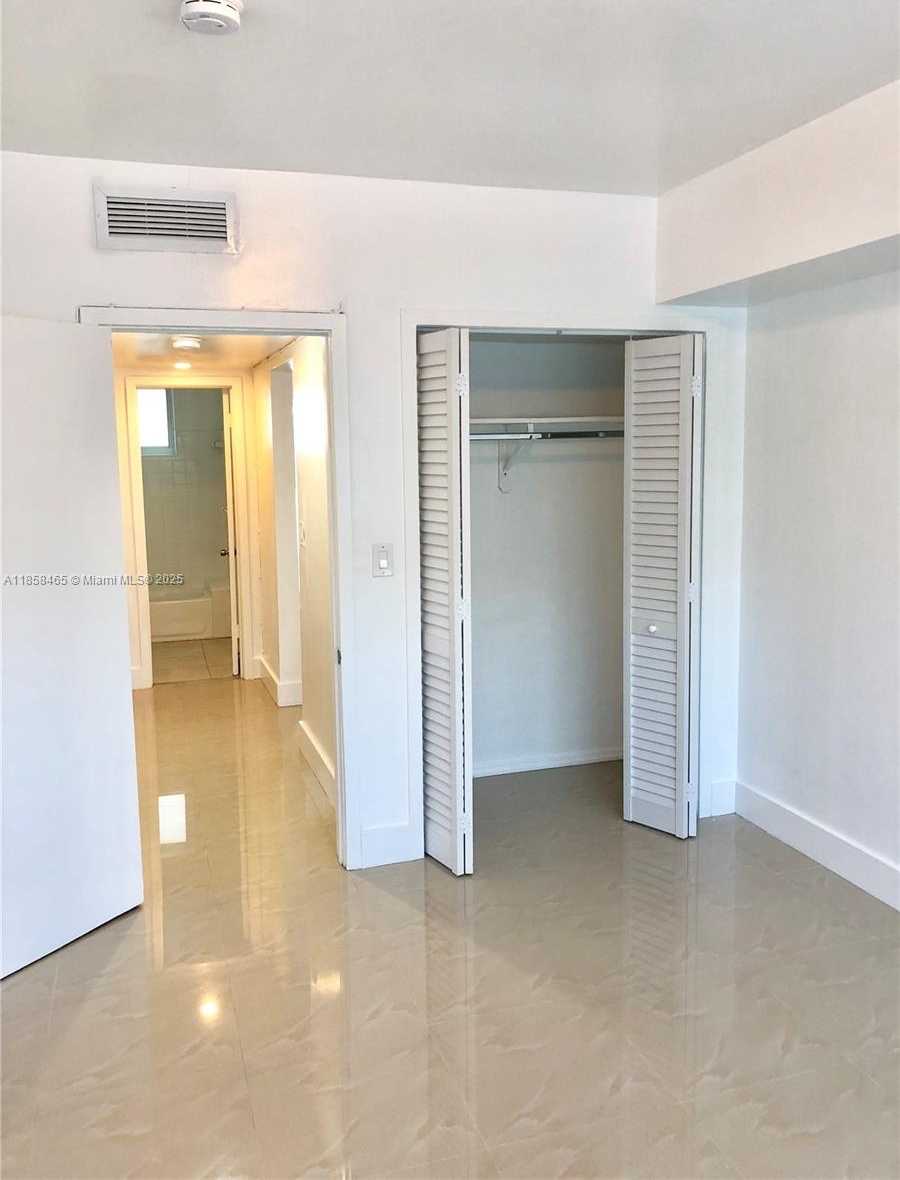 Small Image of 8227 CRESPI BLVD #3, Miami Beach Number 4