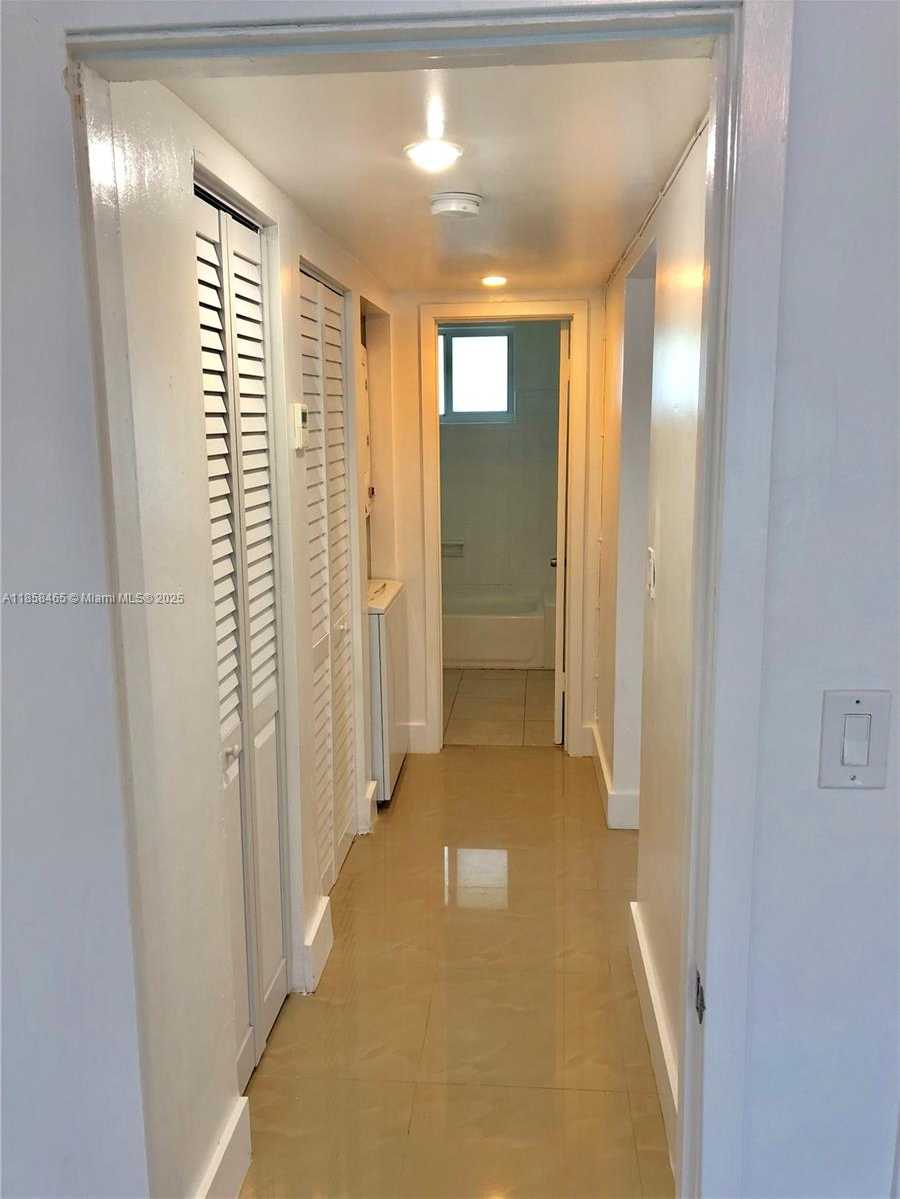 Small Image of 8227 CRESPI BLVD #3, Miami Beach Number 5