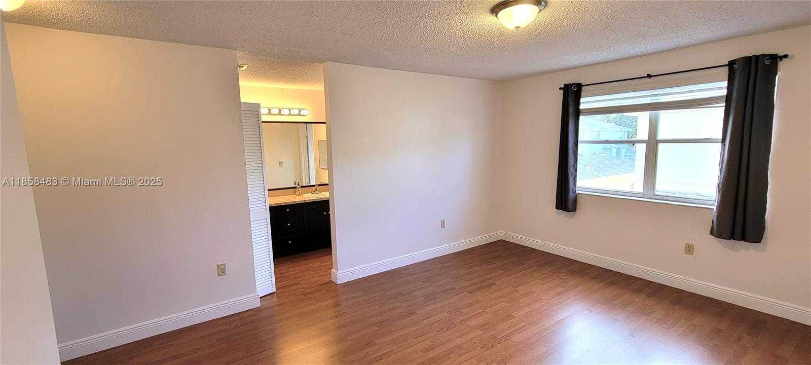 Small Image of 11755 SOUTH WEST 102ND ST, Miami Number 14