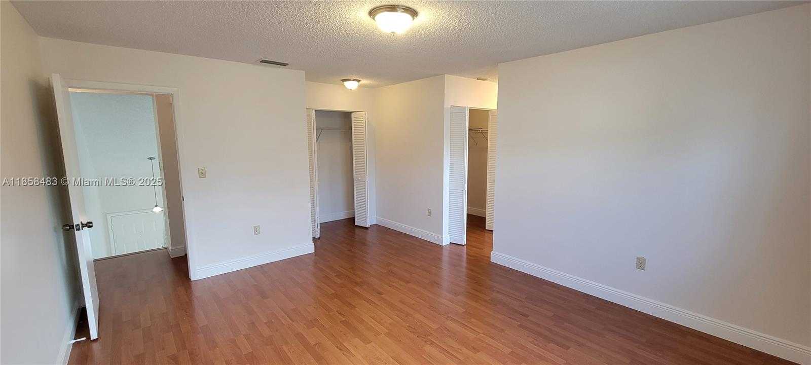 Small Image of 11755 SOUTH WEST 102ND ST, Miami Number 15