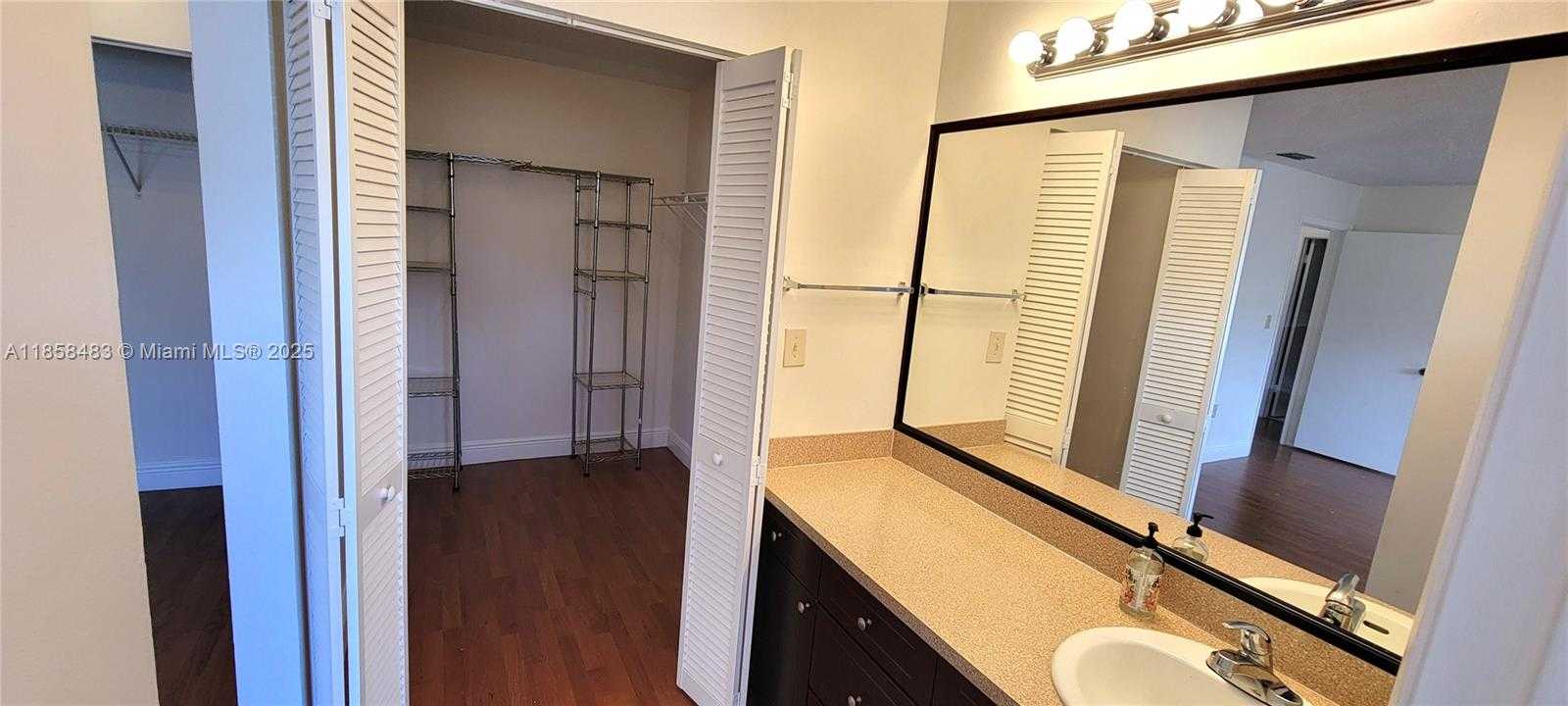Small Image of 11755 SOUTH WEST 102ND ST, Miami Number 16