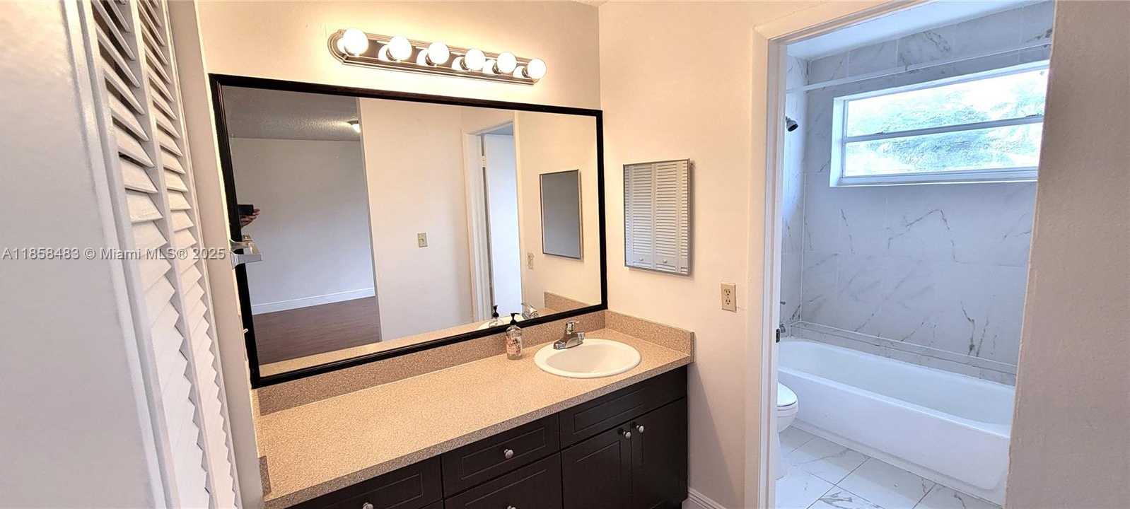Small Image of 11755 SOUTH WEST 102ND ST, Miami Number 18