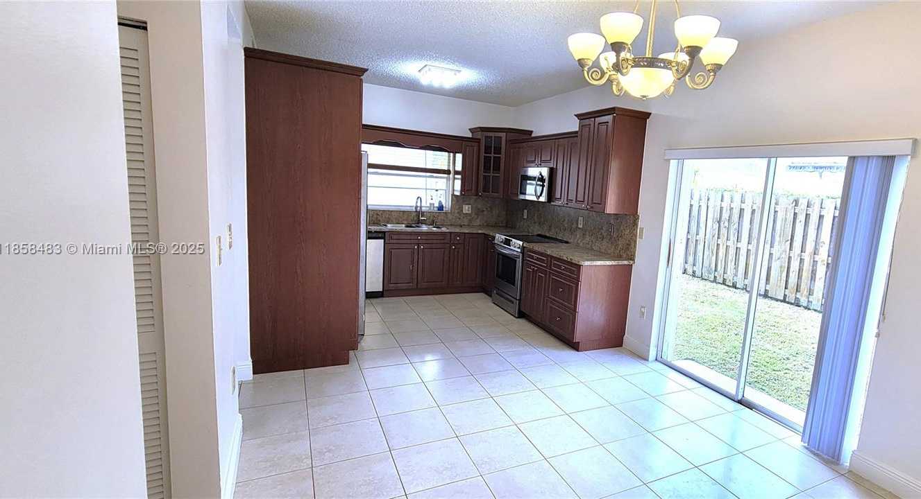 Small Image of 11755 SOUTH WEST 102ND ST, Miami Number 8