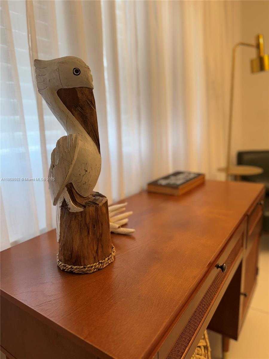 Imagen de Pequeño Objeto