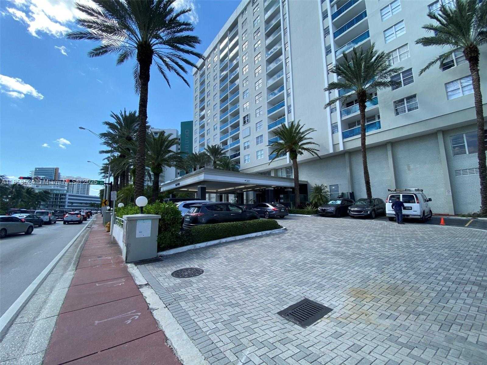 Small Image of 6770 INDIAN CREEK DR #4J, Miami Beach Number 2