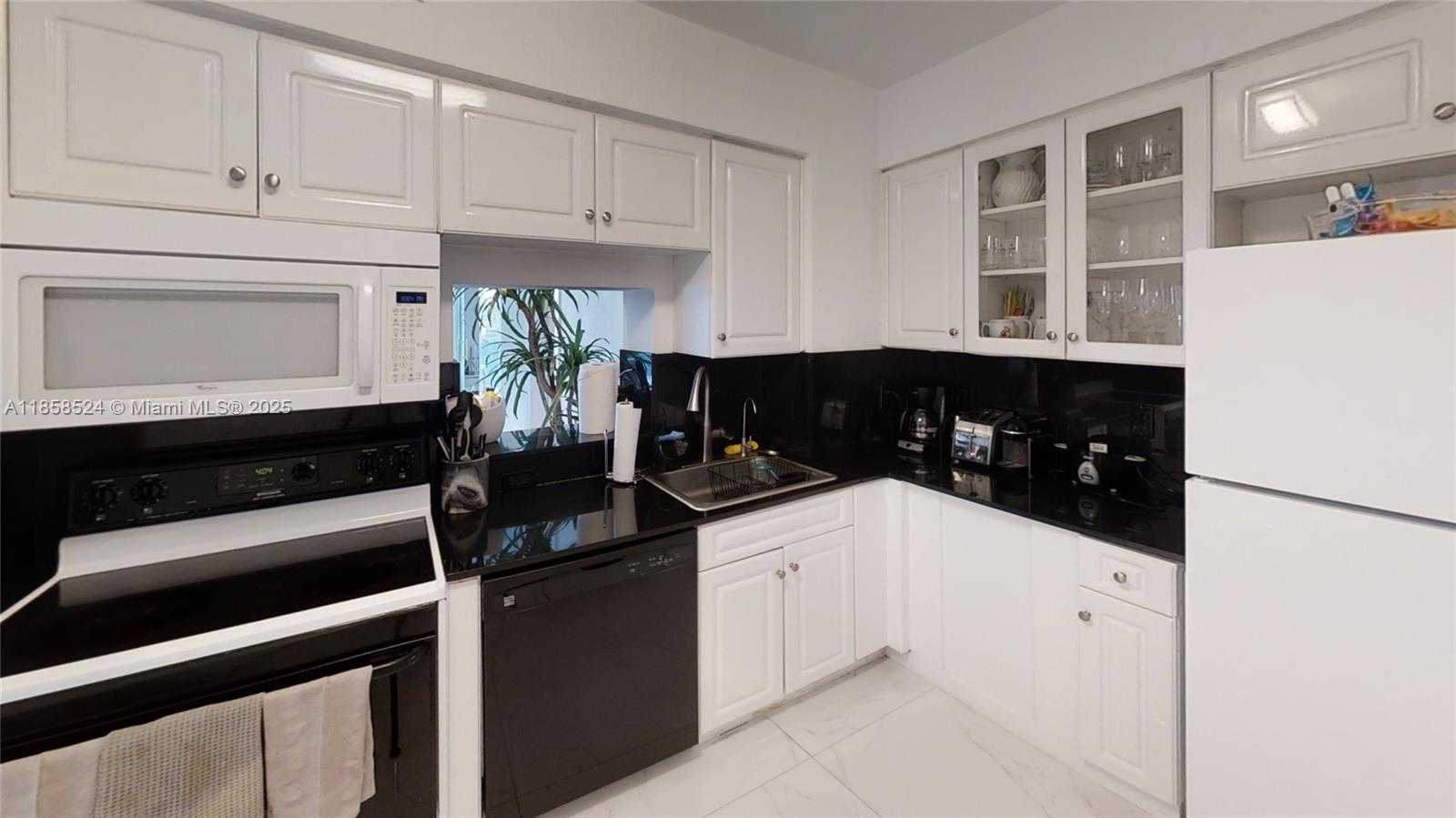 Small Image of 6770 INDIAN CREEK DR #4J, Miami Beach Number 9
