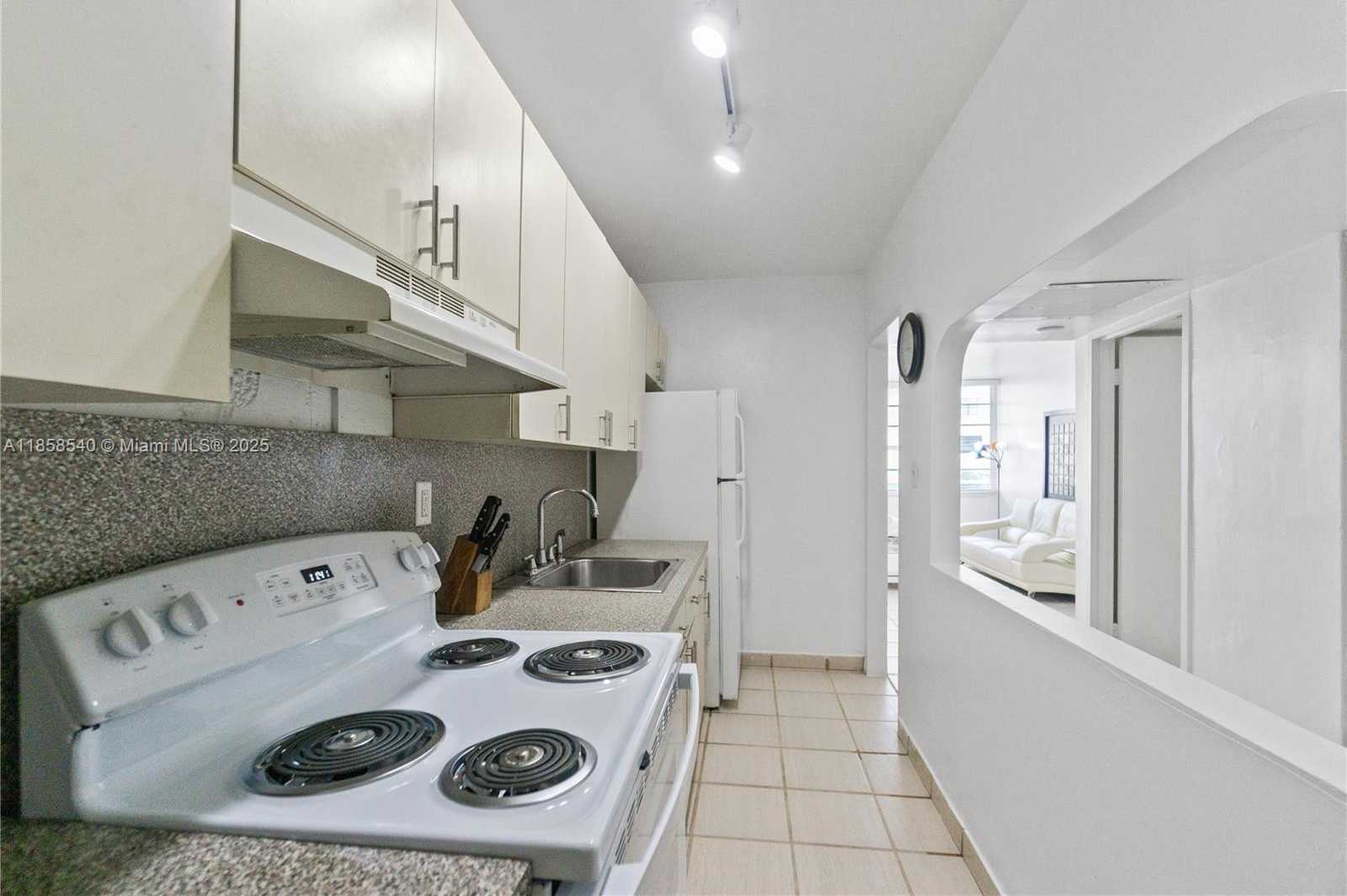 Small Image of 100 LINCOLN RD #734, Miami Beach Number 8