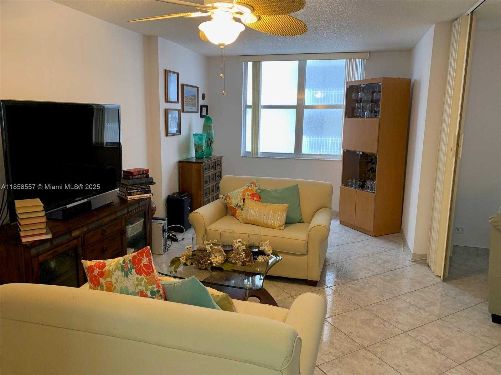 Small Image of 6039 COLLINS AVE #505, Miami Beach Number 14