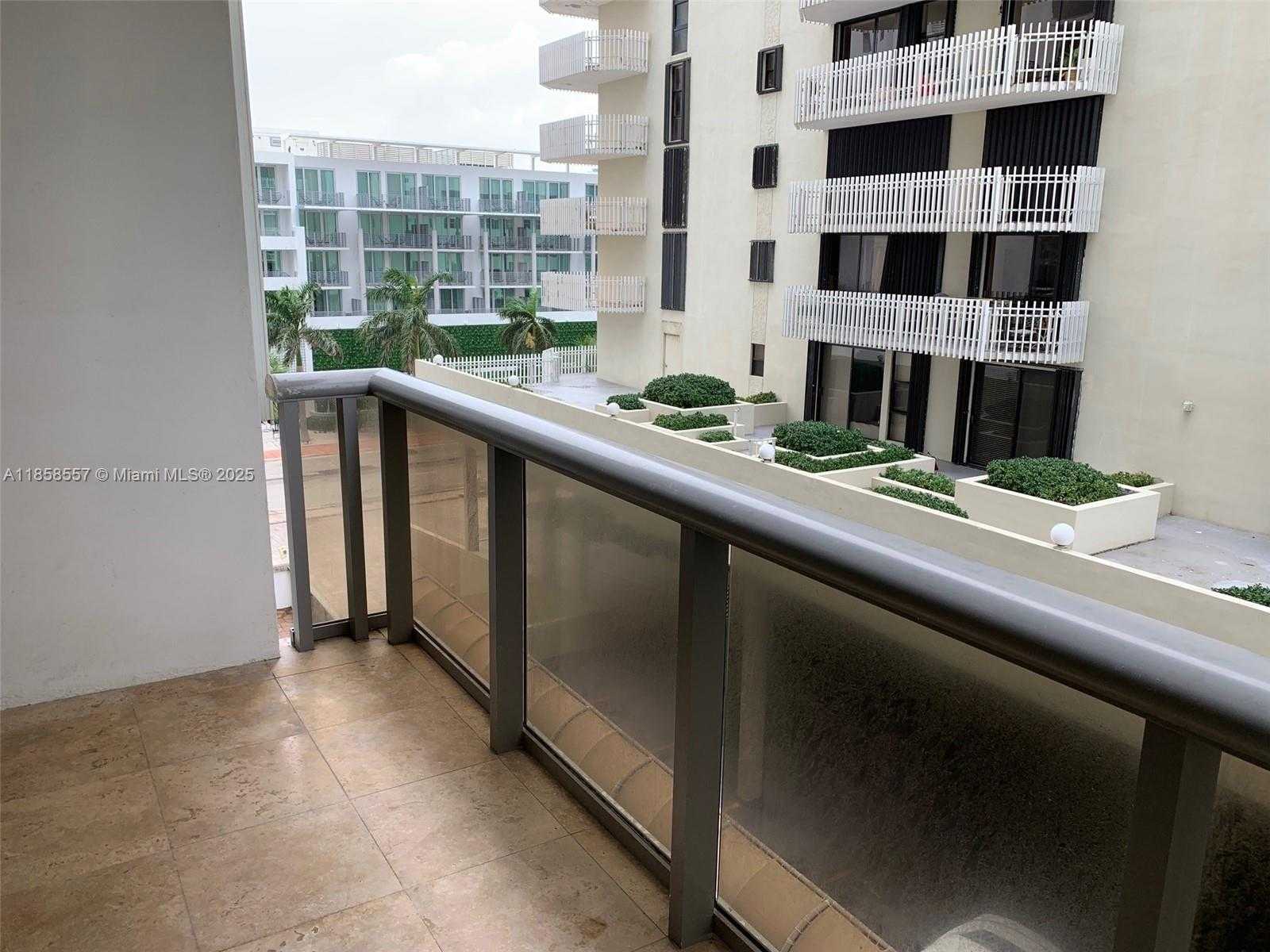 Small Image of 6039 COLLINS AVE #505, Miami Beach Number 15