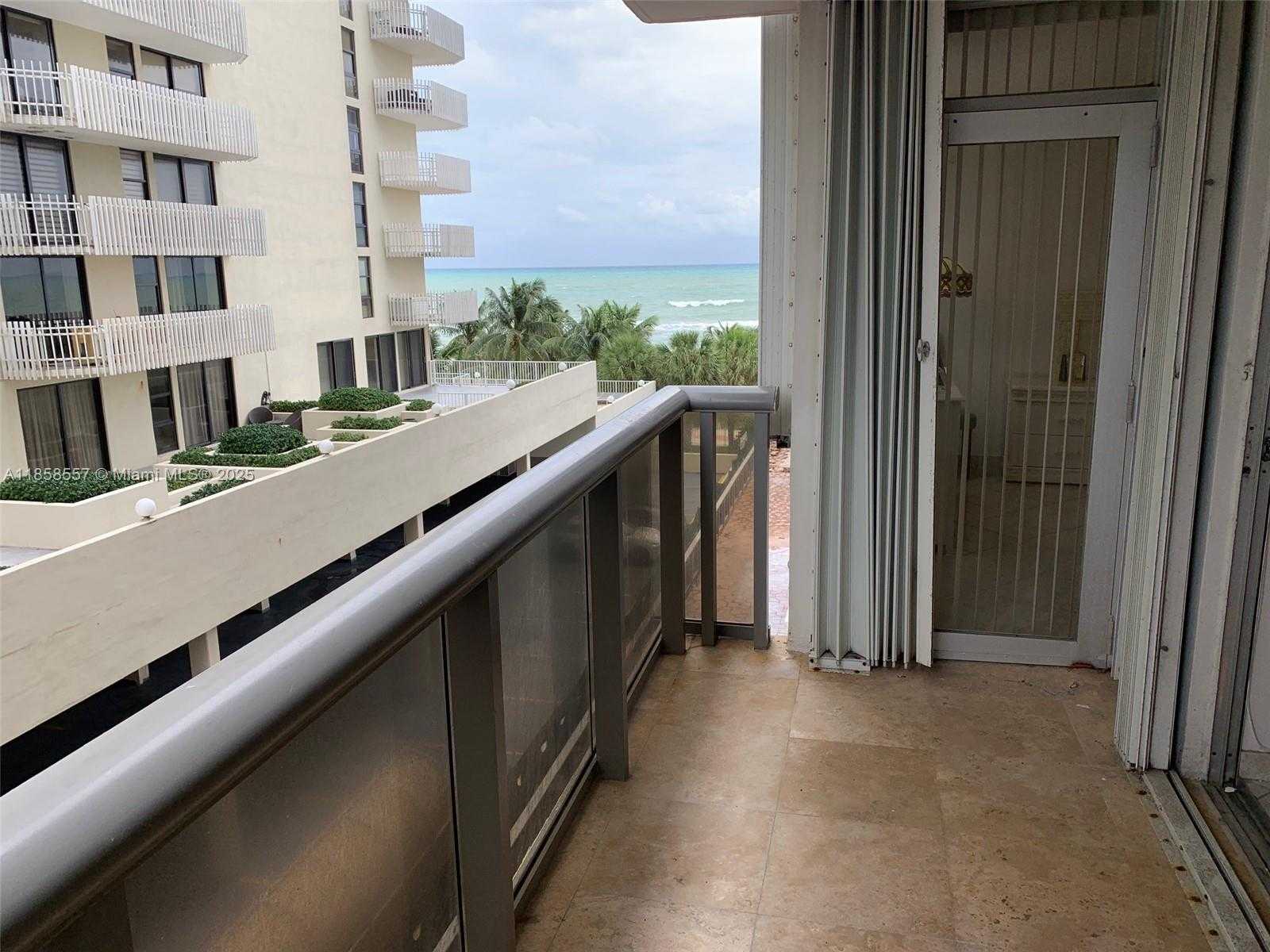 Small Image of 6039 COLLINS AVE #505, Miami Beach Number 16