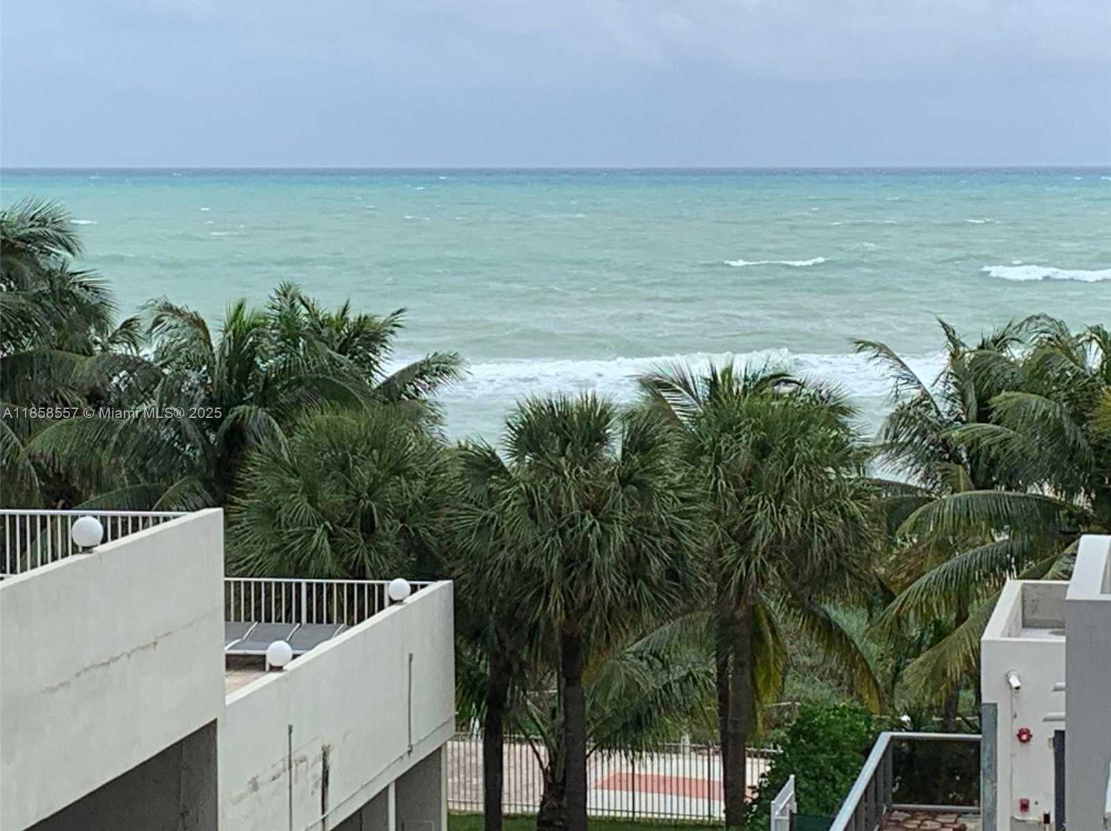 Small Image of 6039 COLLINS AVE #505, Miami Beach Number 17