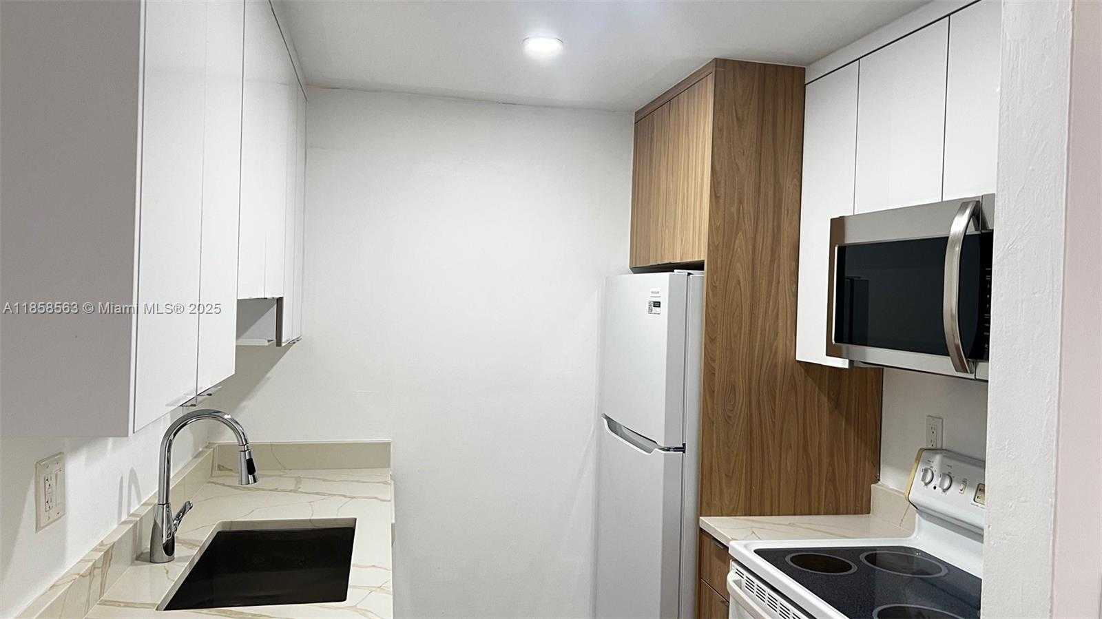 Small Image of 10740 NORTH KENDALL DR #L13, Miami Number 4