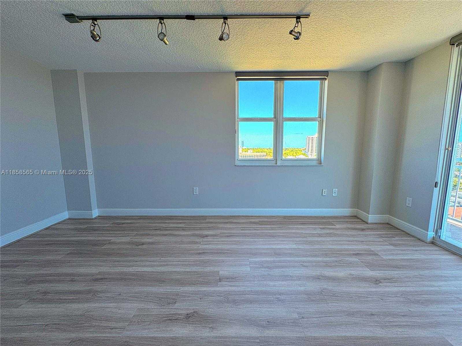Small Image of 3000 SOUTH CORAL WAY #816, Miami Number 10
