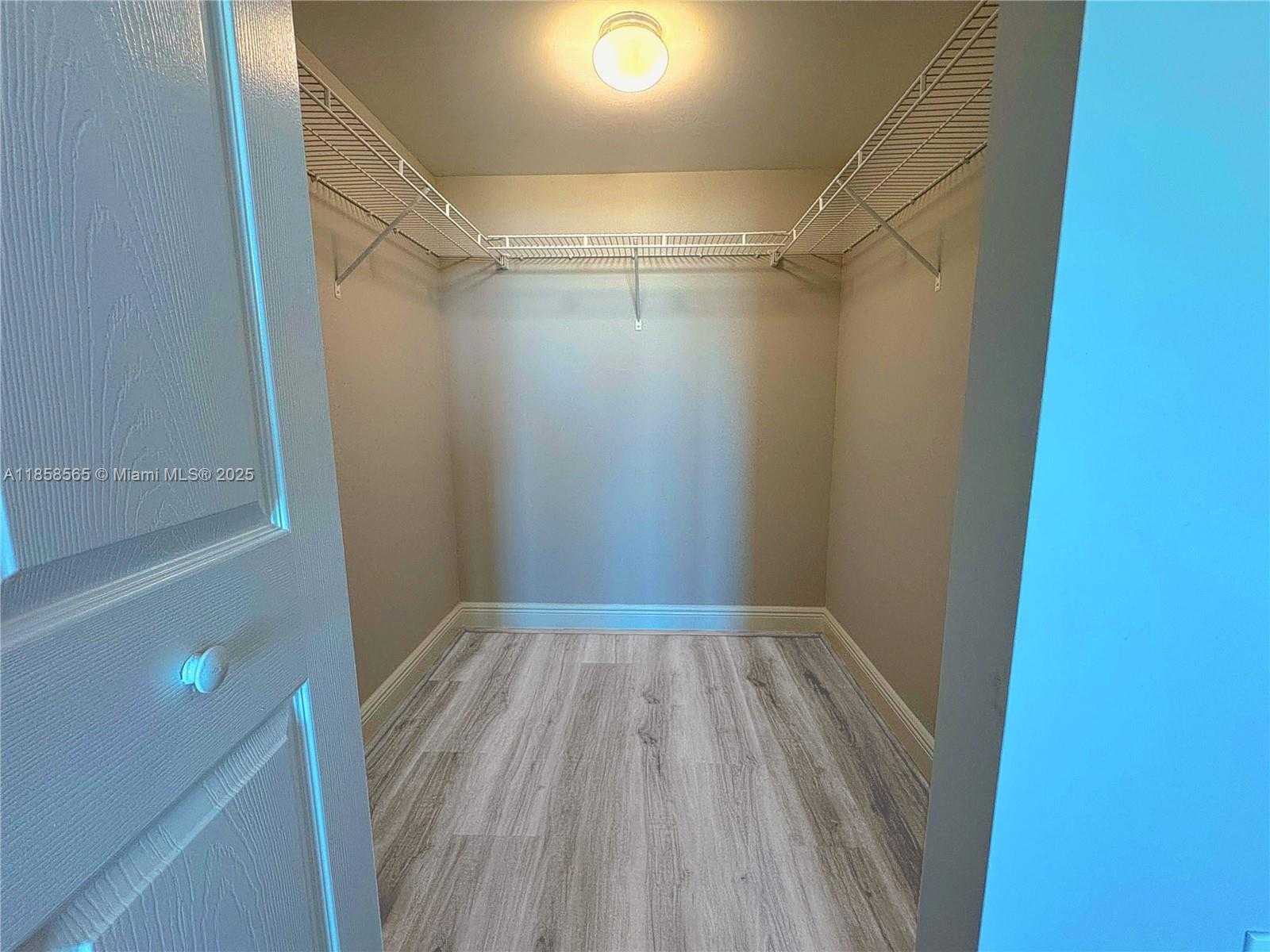 Small Image of 3000 SOUTH CORAL WAY #816, Miami Number 11