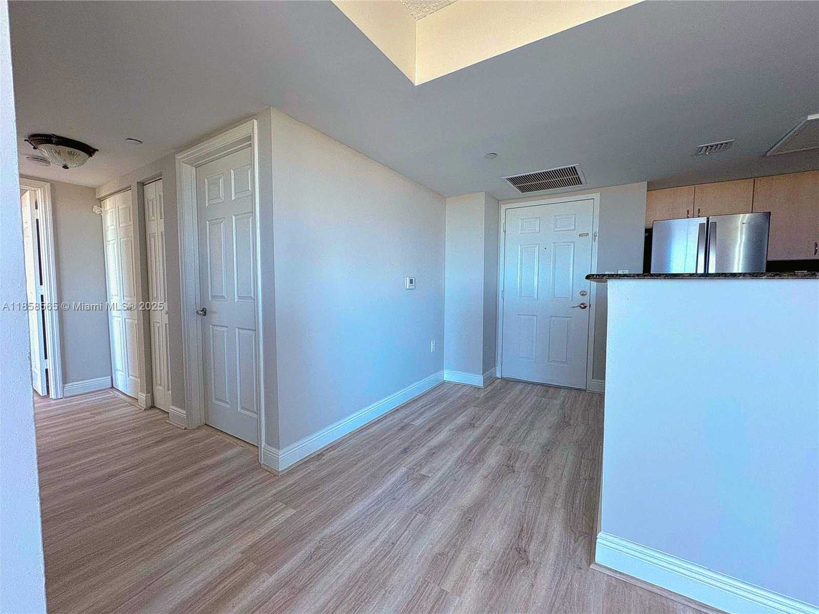 Small Image of 3000 SOUTH CORAL WAY #816, Miami Number 12