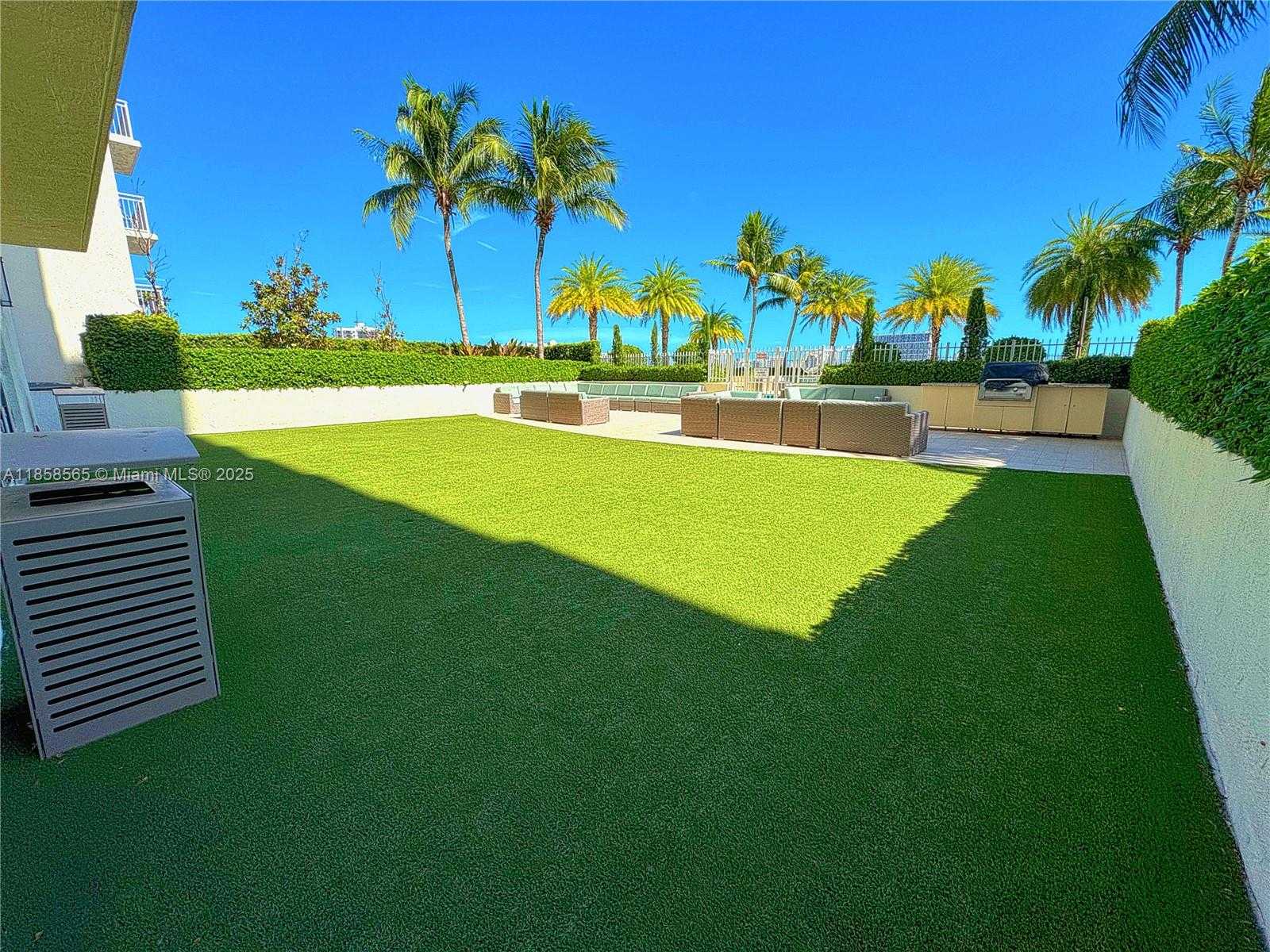 Small Image of 3000 SOUTH CORAL WAY #816, Miami Number 13