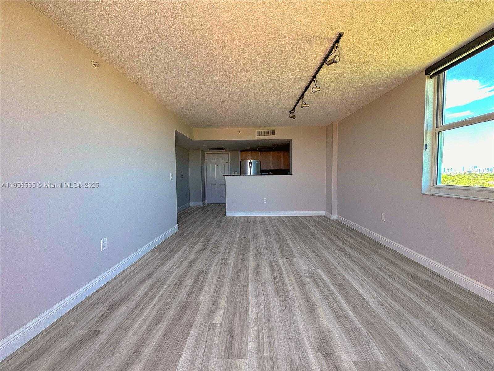 Small Image of 3000 SOUTH CORAL WAY #816, Miami Number 3