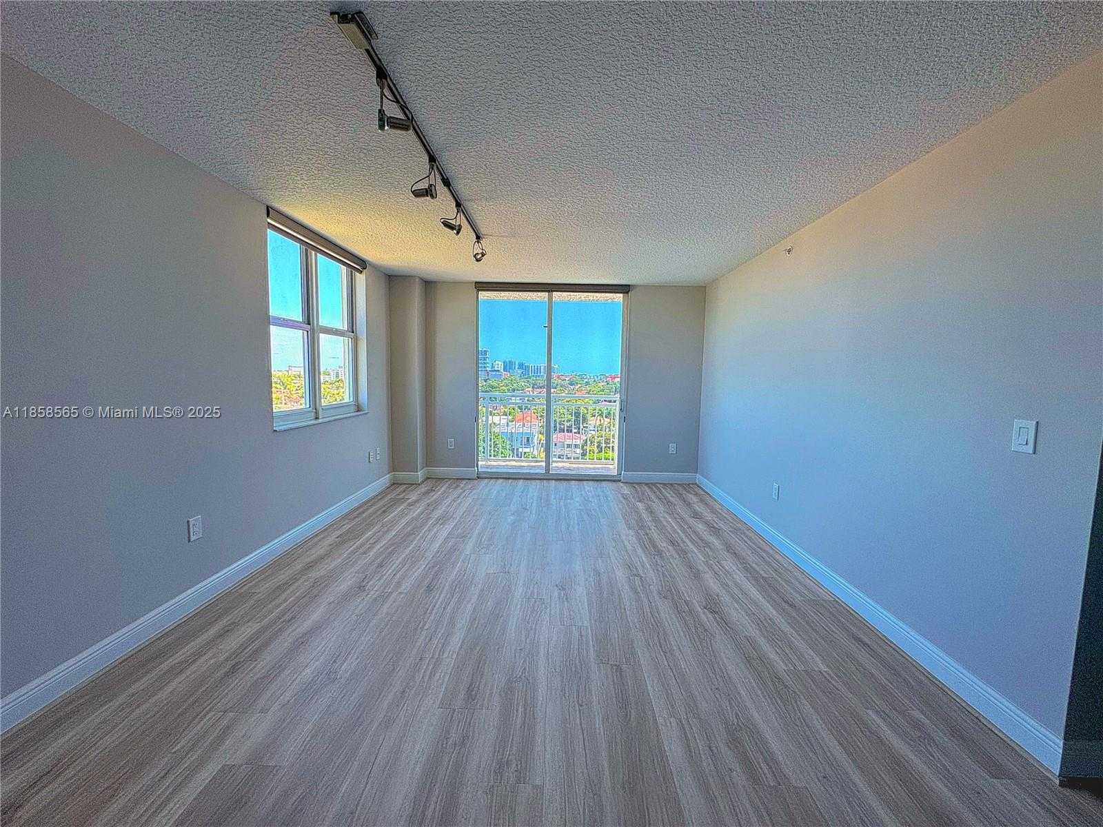 Small Image of 3000 SOUTH CORAL WAY #816, Miami Number 5