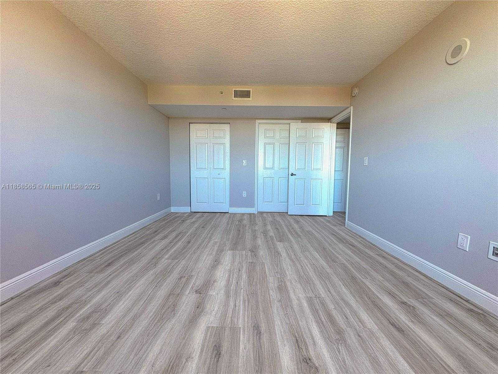 Small Image of 3000 SOUTH CORAL WAY #816, Miami Number 6