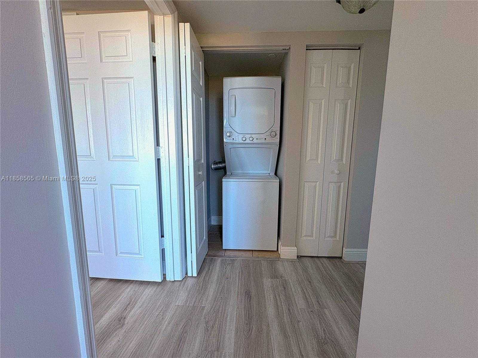 Small Image of 3000 SOUTH CORAL WAY #816, Miami Number 8