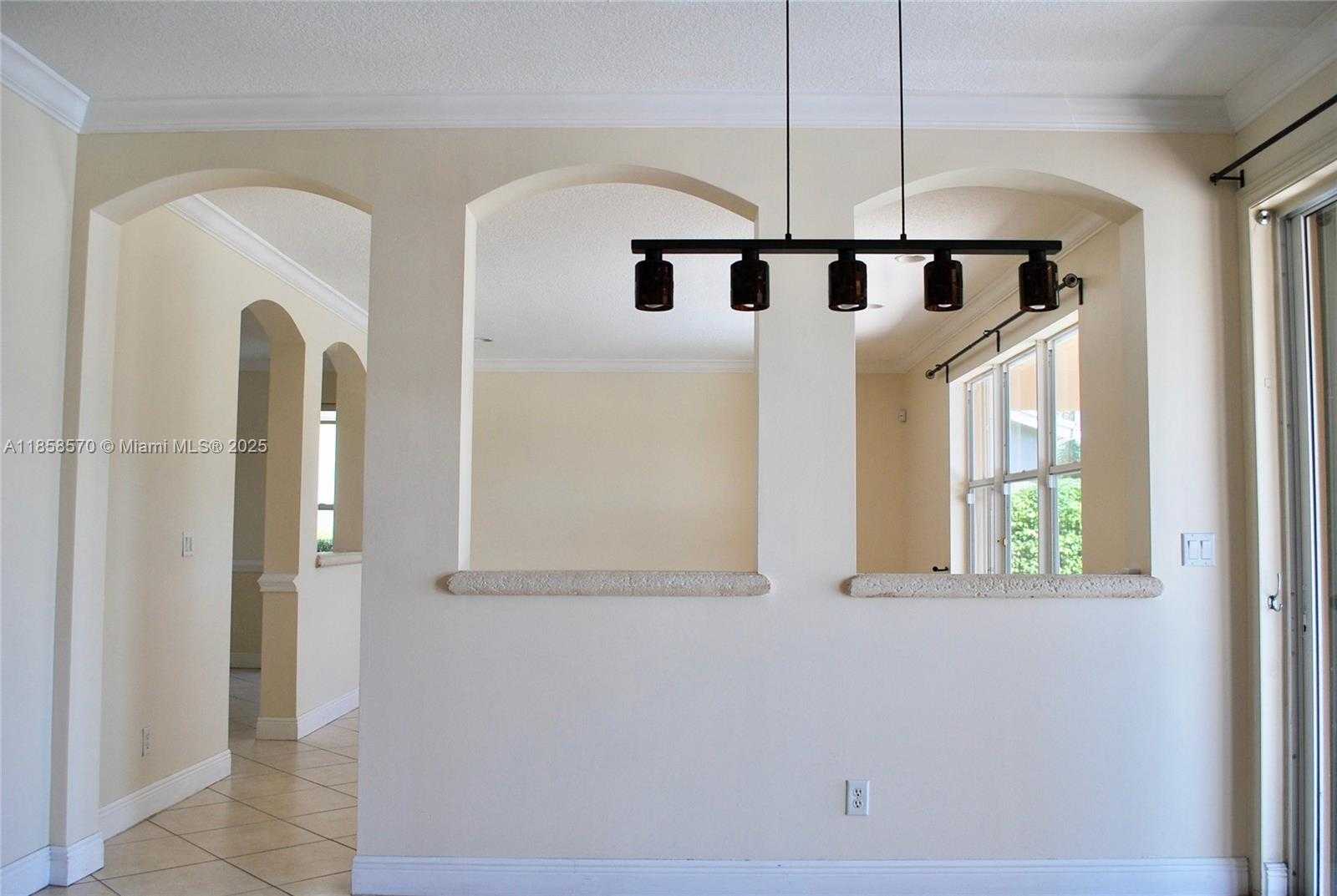 Small Image of 19333 STONEBROOK ST, Weston Number 11