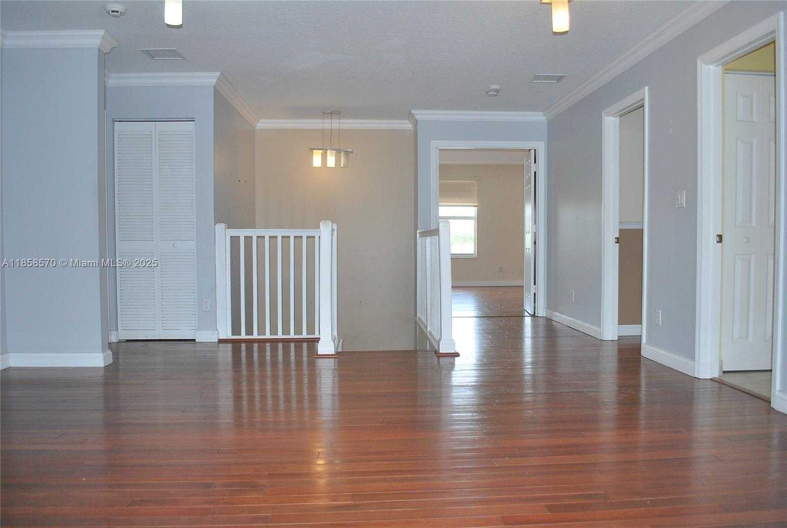 Small Image of 19333 STONEBROOK ST, Weston Number 21
