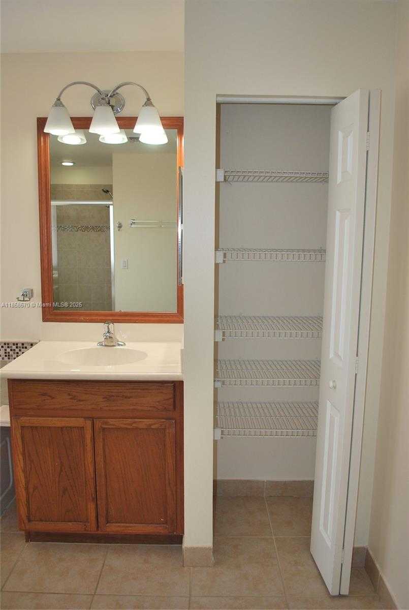 Small Image of 19333 STONEBROOK ST, Weston Number 32