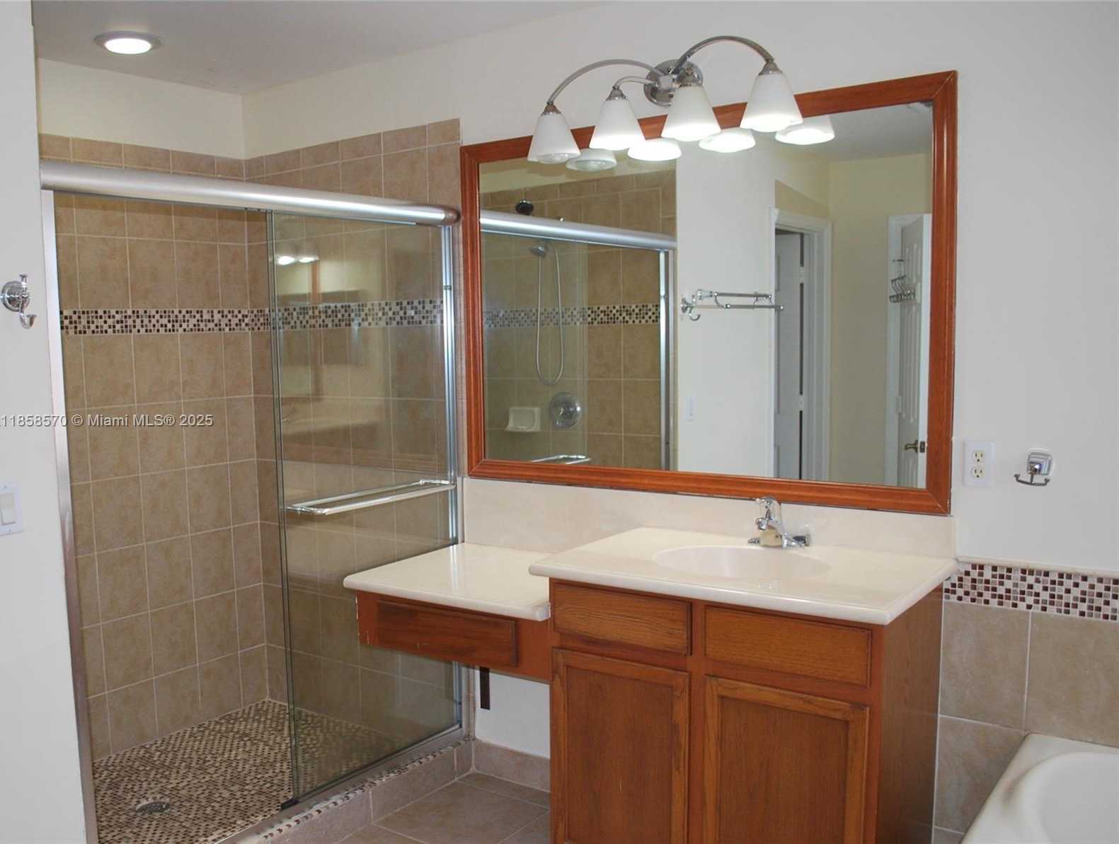 Small Image of 19333 STONEBROOK ST, Weston Number 35