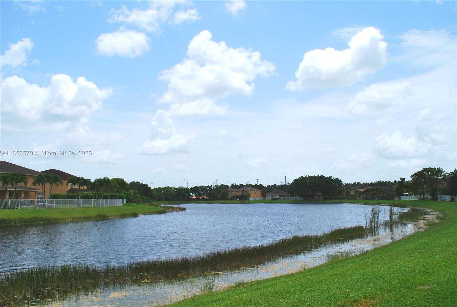 Small Image of 19333 STONEBROOK ST, Weston Number 6